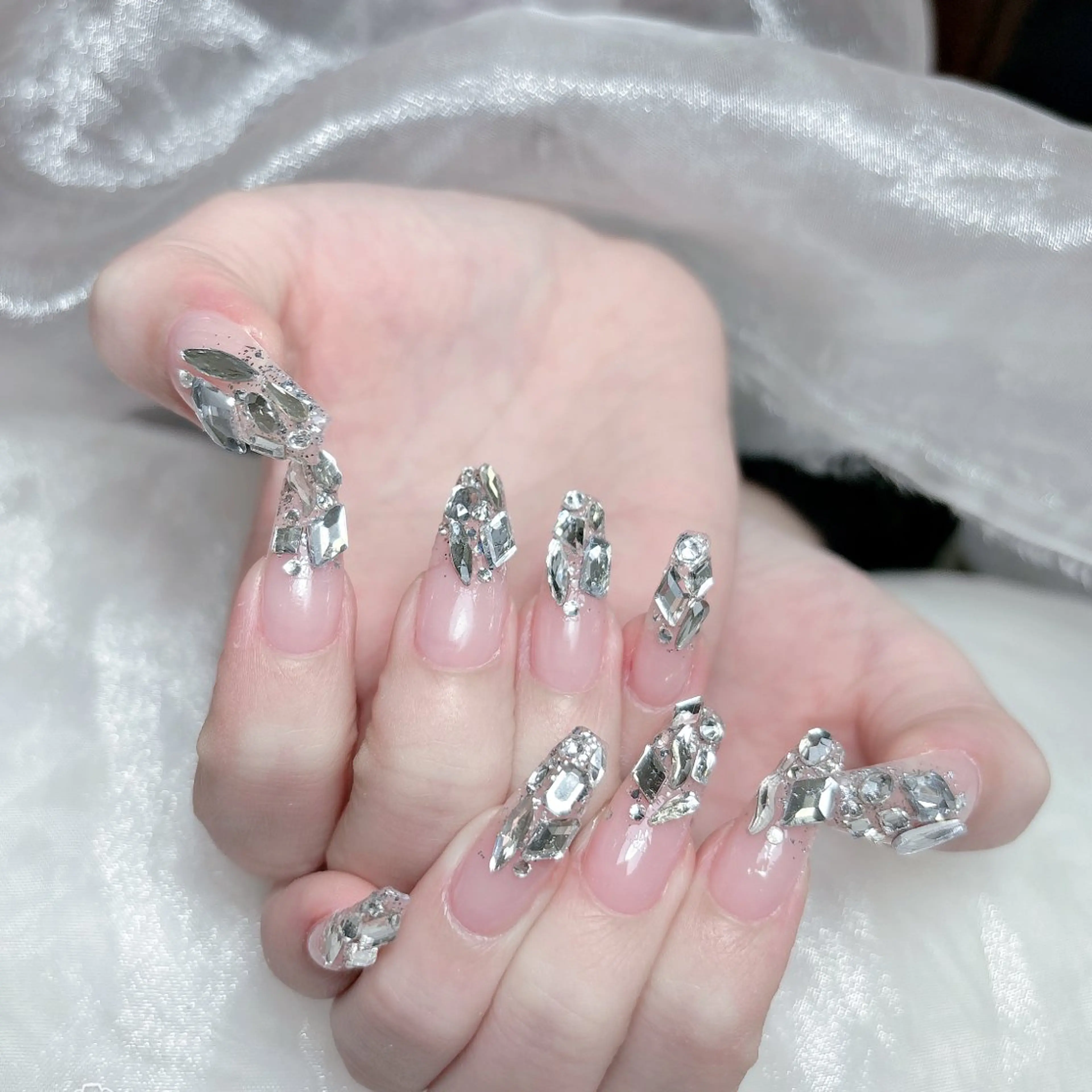 ネイル 成人式 キラキラネイル 大理石ネイル(マーブル) スカルプネイル 夏ネイル ハンドネイル MoMoA Nail ネイル長さ出し専門店のネイルデザイン