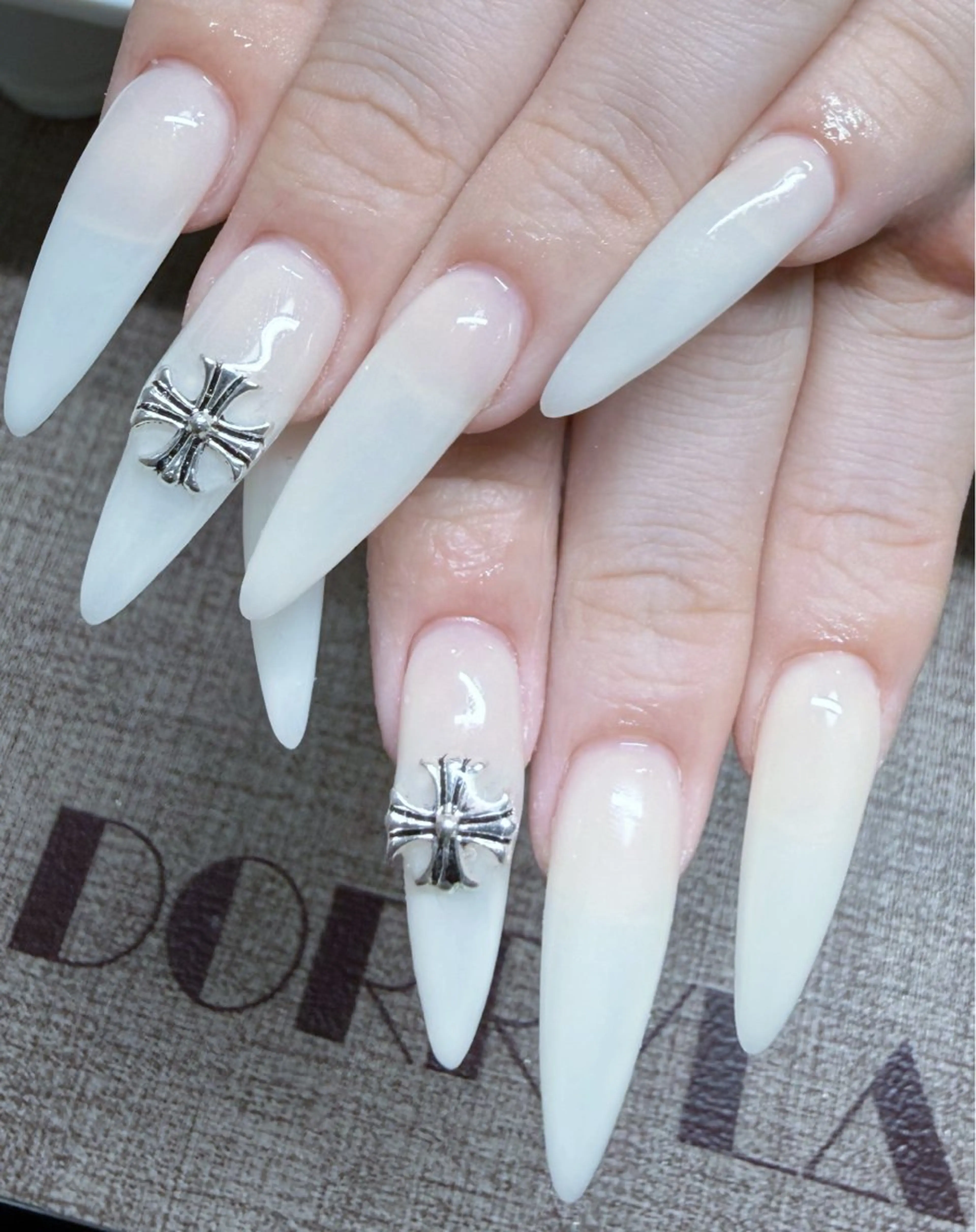 ネイル アートネイル べっ甲ネイル チークネイル 成人式 長さ出し ハンドネイル ハンドケア For you. Nail Salonのネイルデザイン