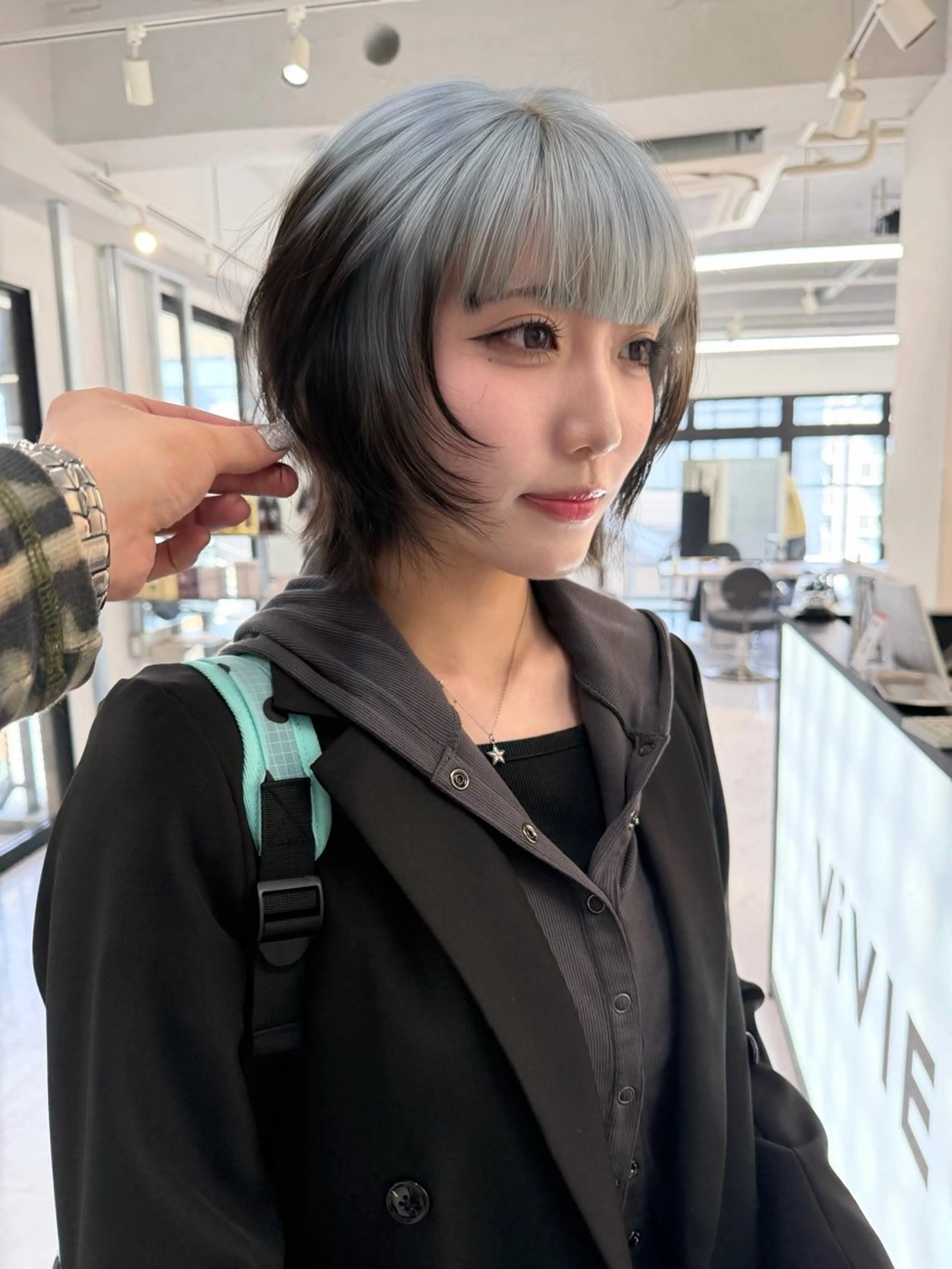 ミディアム カラー ベージュカラー ブリーチ ケアブリーチ デザインカラー ダブルカラー ヘアカラー トリートメント TATSUブリーチ/ ミルクティーベージュのヘアスタイル