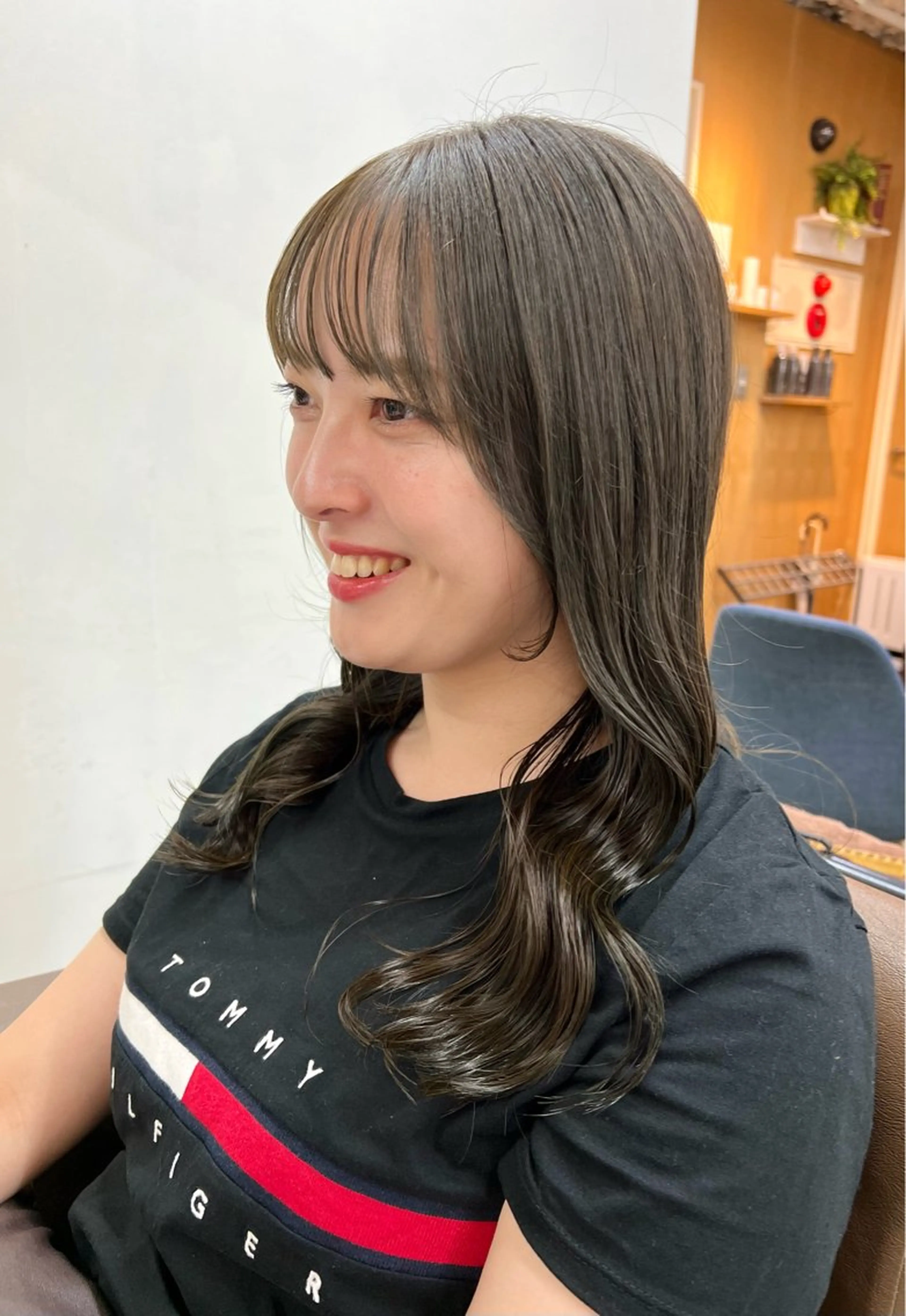セミロング カラー オリーブグレー 透明感カラー/ イルミナカラーヒロキのヘアスタイル