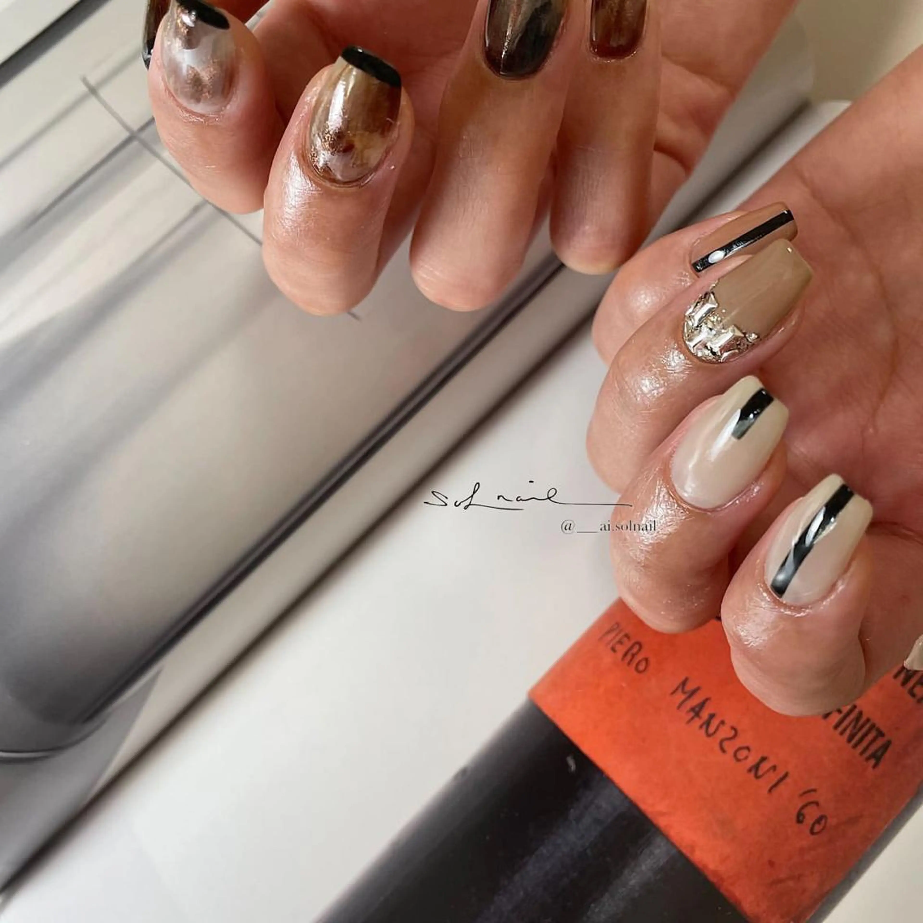 ロング カラー パーマ ヘアアレンジ メンズ キッズ ネイル マツエク・マツパ アイブロウ ベージュカラー ブラウンカラー シルバー 眉カラー カラーマツエク 🍃伏見 / soL nail / aiのネイルデザイン