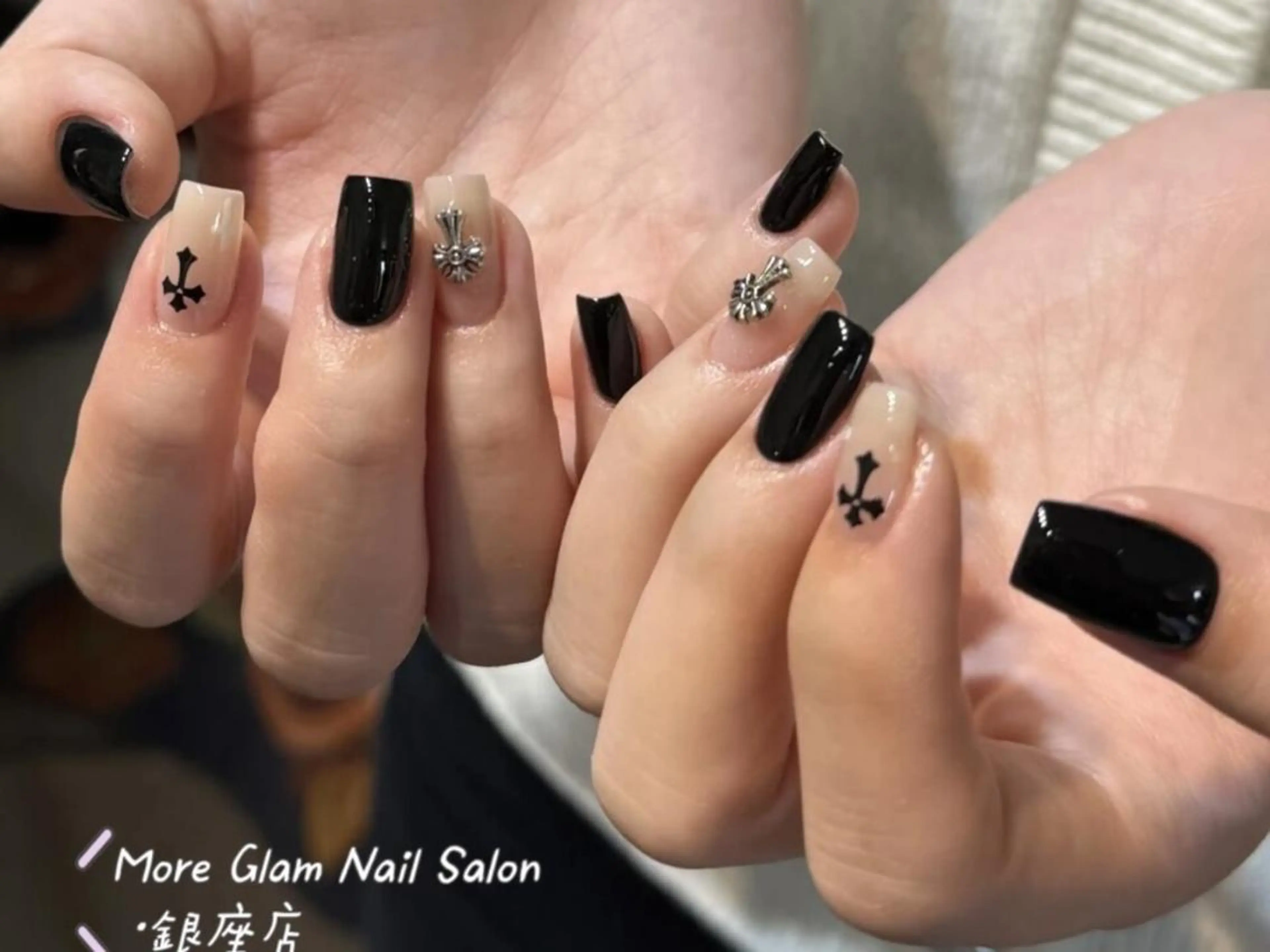 ネイル 長さ出し フットネイル フレンチネイル ジェルネイル ガラスフレンチ MoreGlam Nailsのネイルデザイン