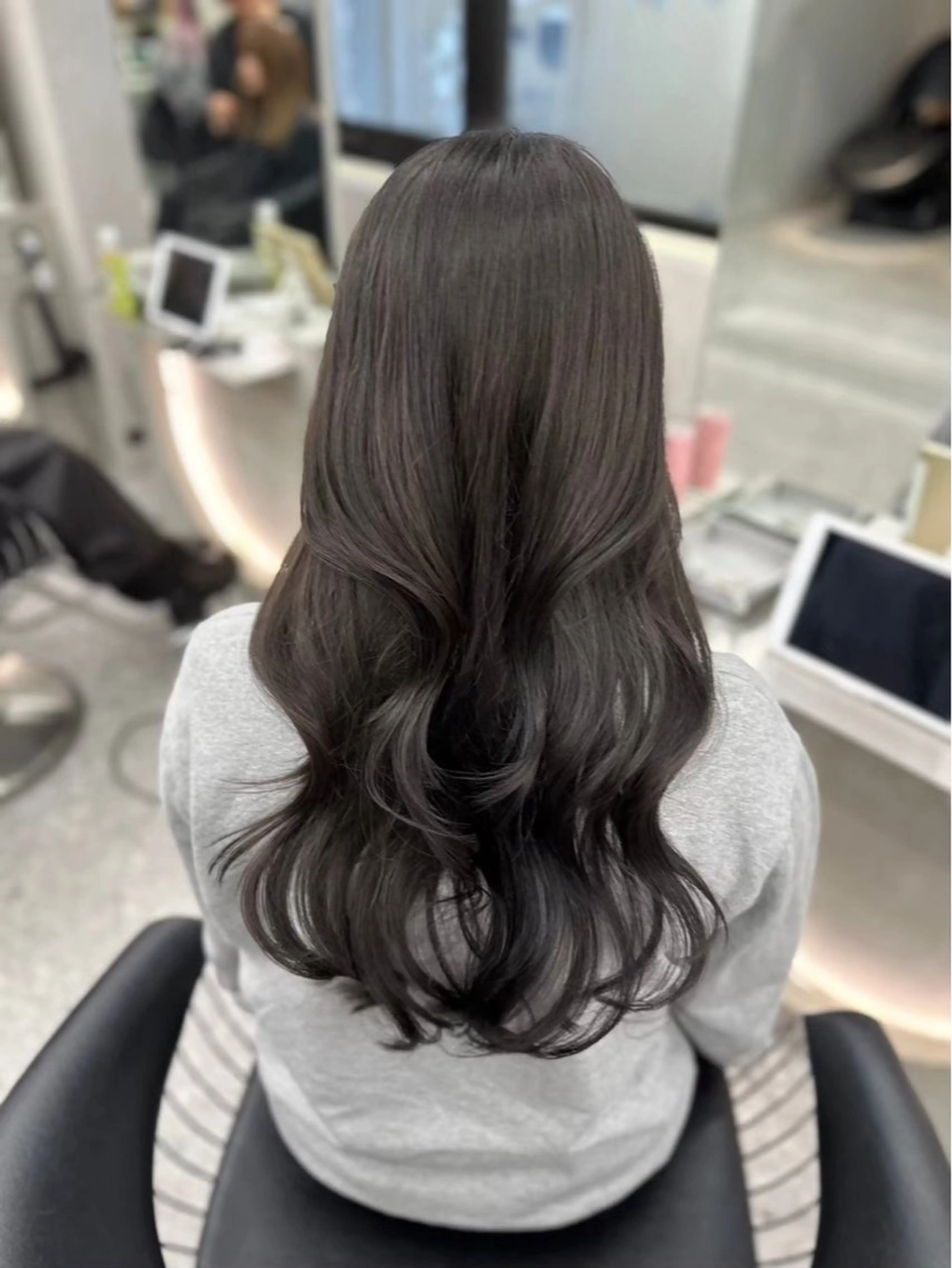 セミロング カラー ヘアアレンジ ベージュカラー ブリーチ 透明感カラー ブリーチなしカラー 髪質改善 【博多髪質改善】 吉村　清志のヘアスタイル