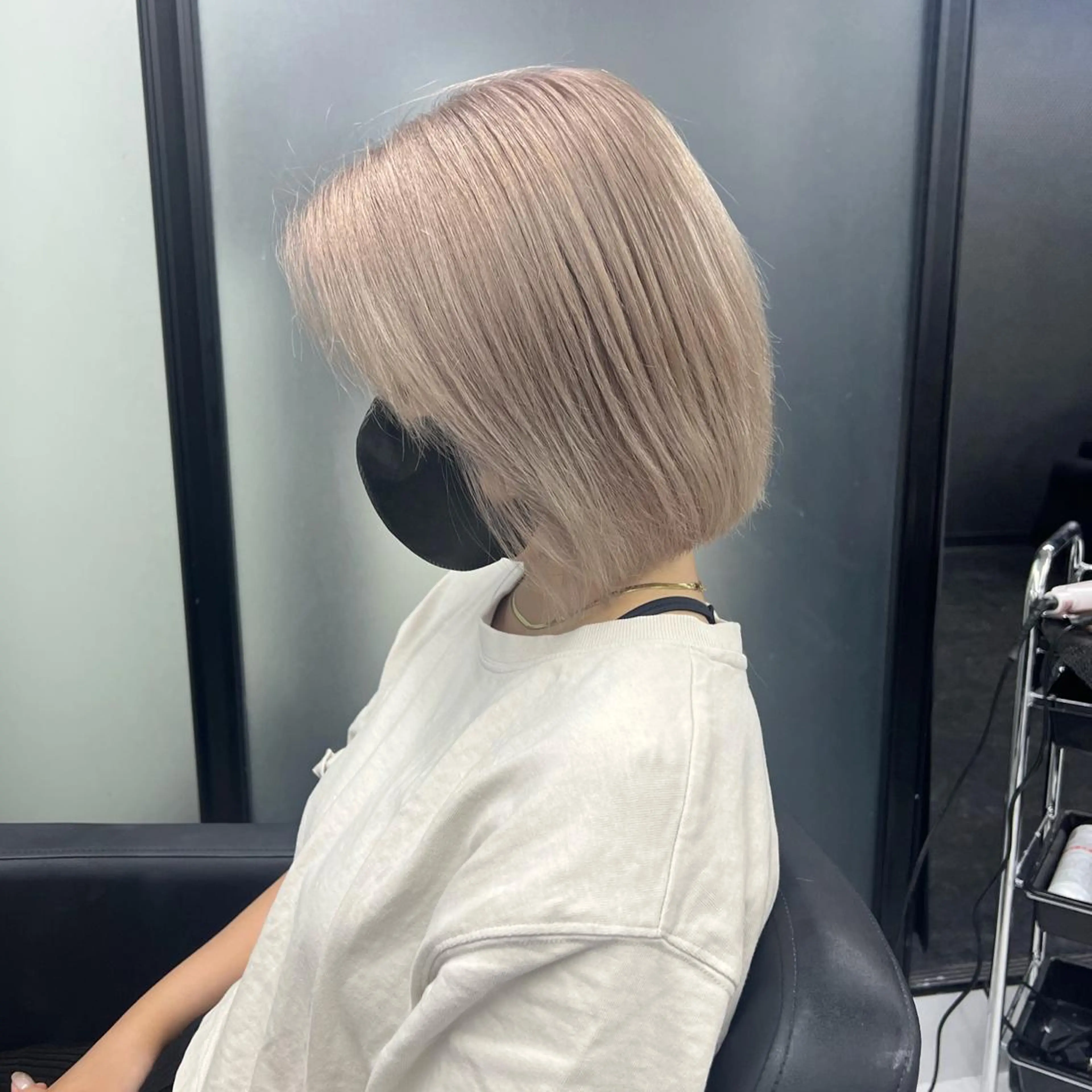 ミディアム カラー シールエクステ ハイトーンカラー エクステ ヘアカラー シールエクステ特化 ハイトーン、NANAのヘアスタイル