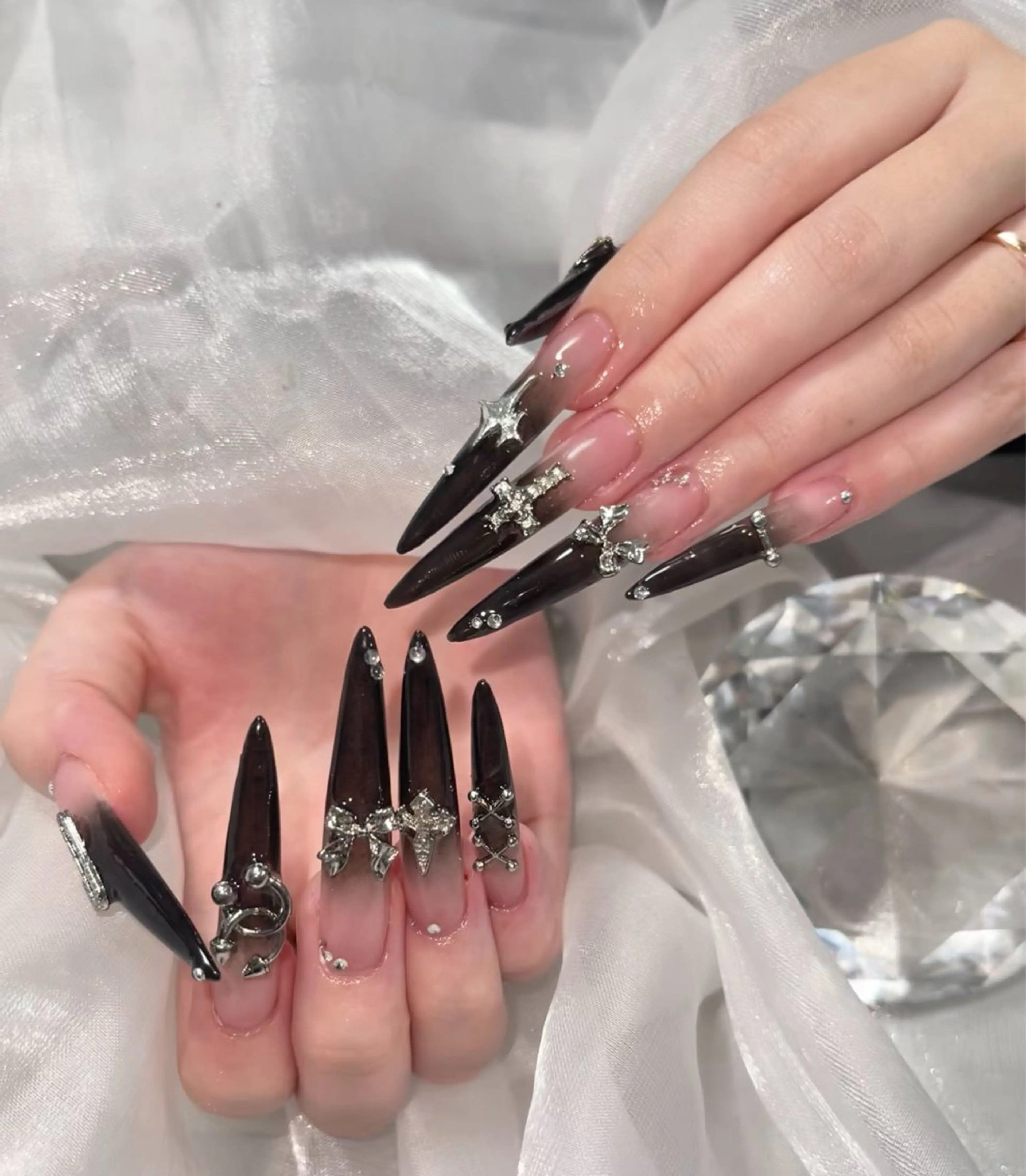 ネイル オーロラネイル クリアネイル 成人式 フラッシュネイル ジェルネイル ハンドネイル Amee Nail Salonのネイルデザイン