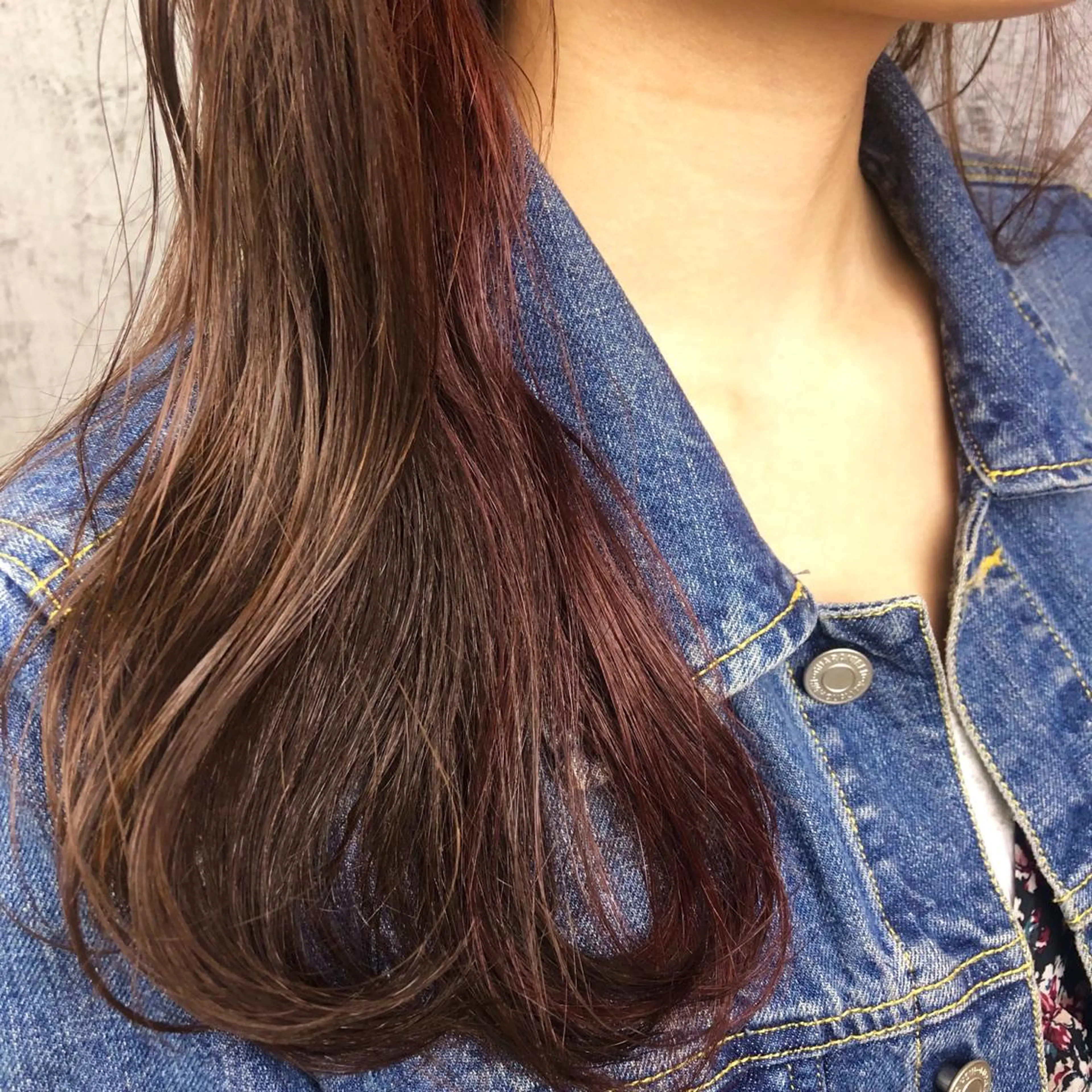 ロング カラー デザインカラー インナーカラー ピンクカラー 小顔レイヤー/ ベージュ🤍Rieのヘアスタイル