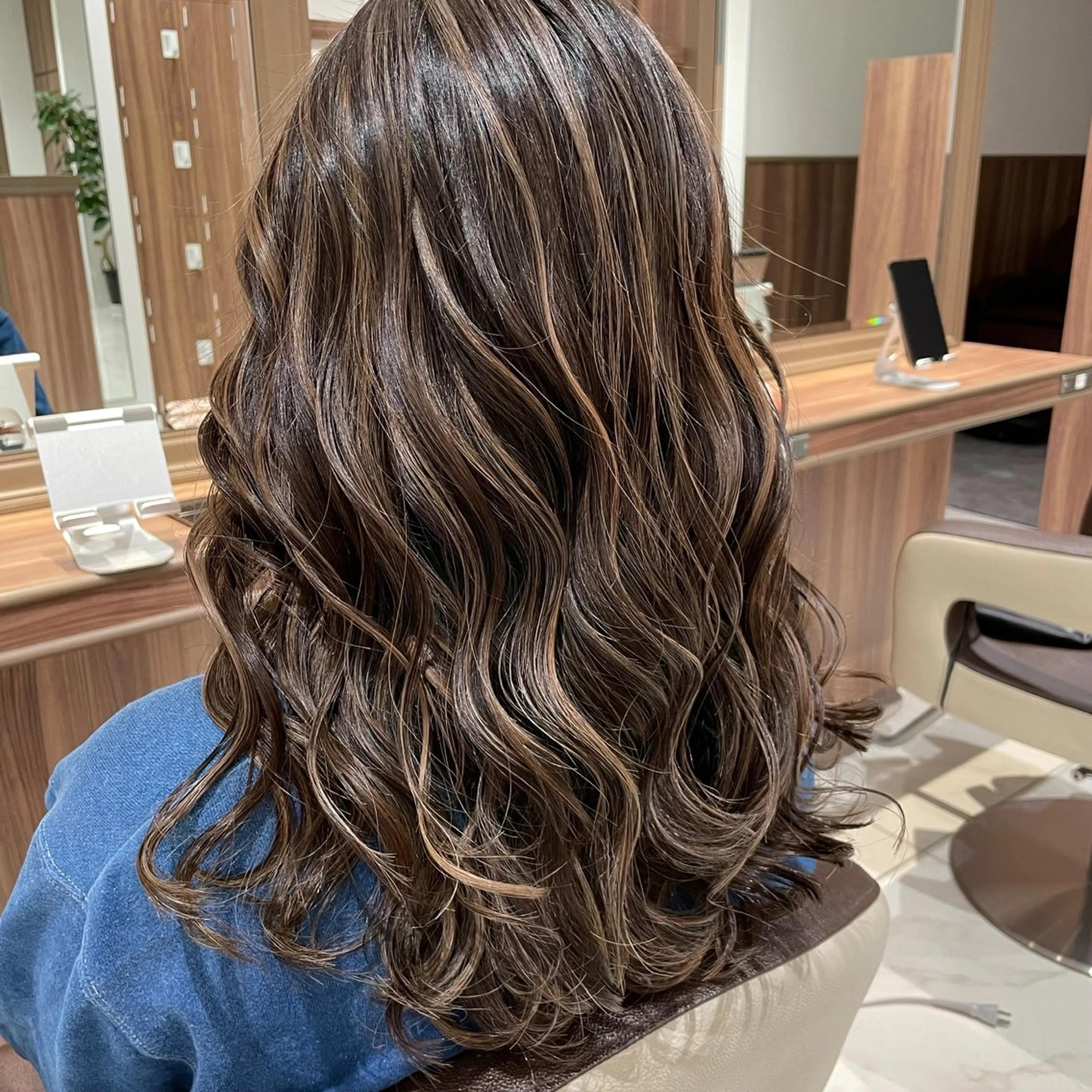 セミロング カラー ハイライトカラー ハイライト ヘアカラー 🇰🇷韓国ヘア★ 副店長.쿠리타⭐︎のヘアスタイル