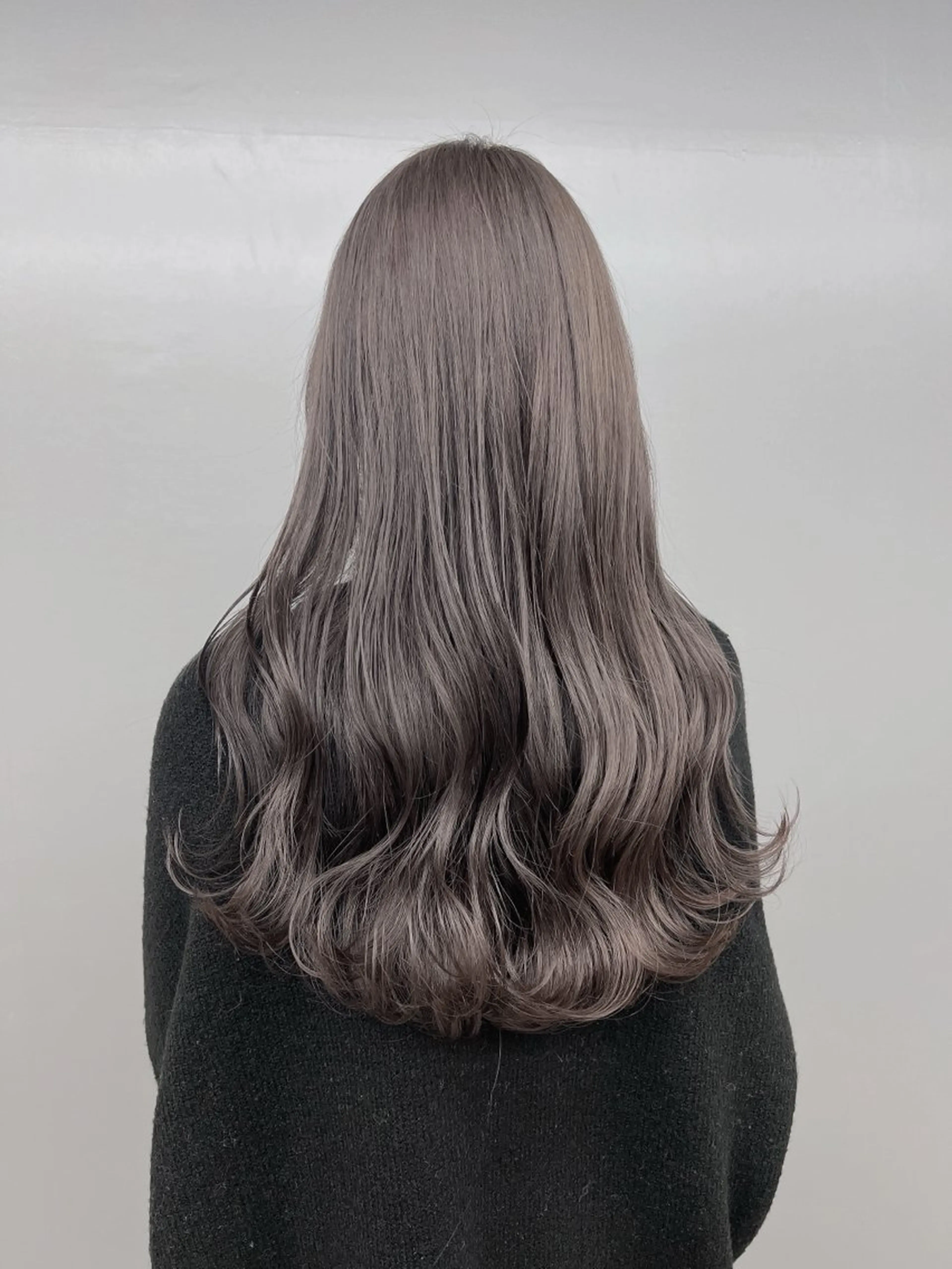 ロング アッシュ アッシュグレー ヘアカラー トリートメント グレージュ 透明感 ブリーチなし田島晃汰のヘアスタイル