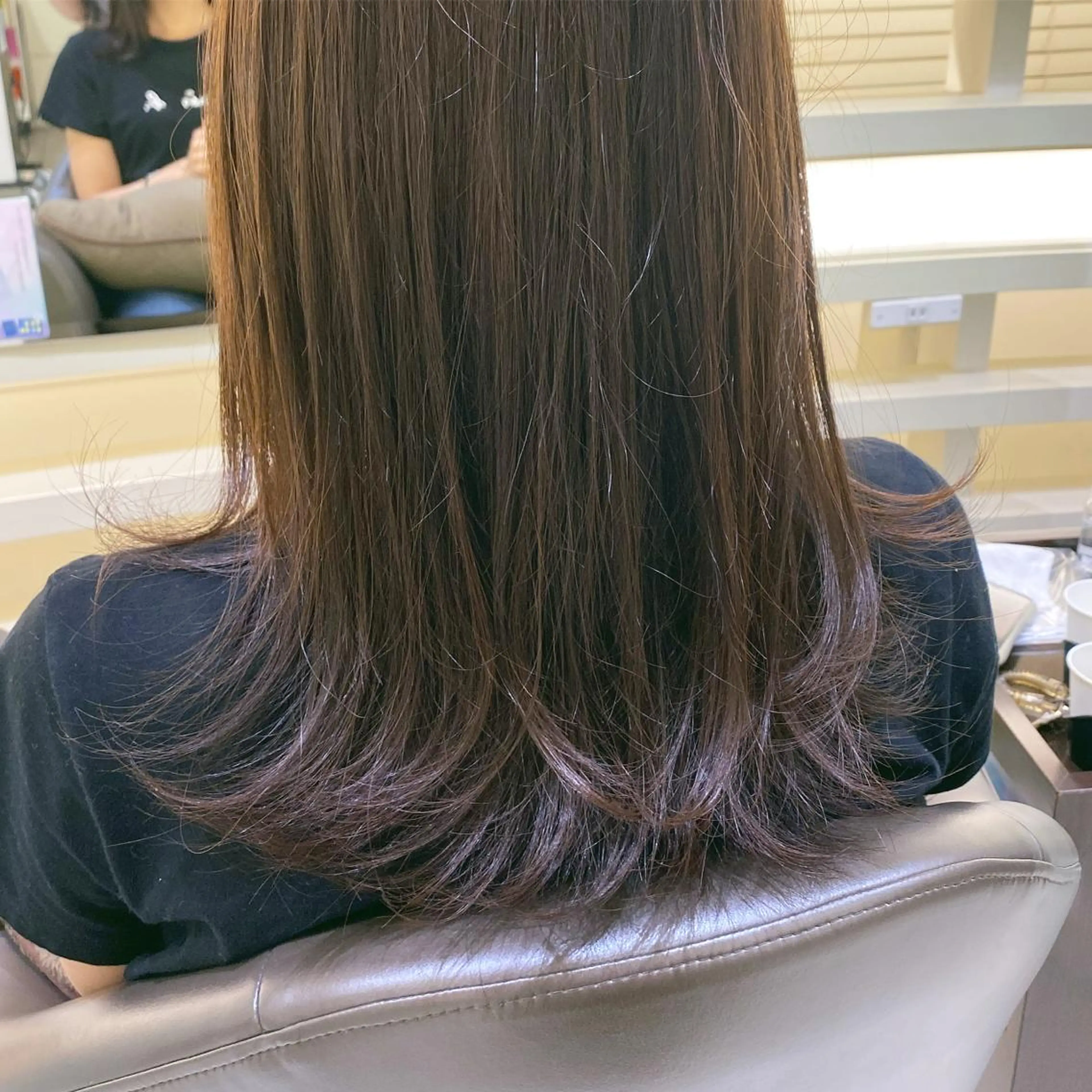 セミロング レイヤーカット/ ハイライト　千咲季のヘアスタイル