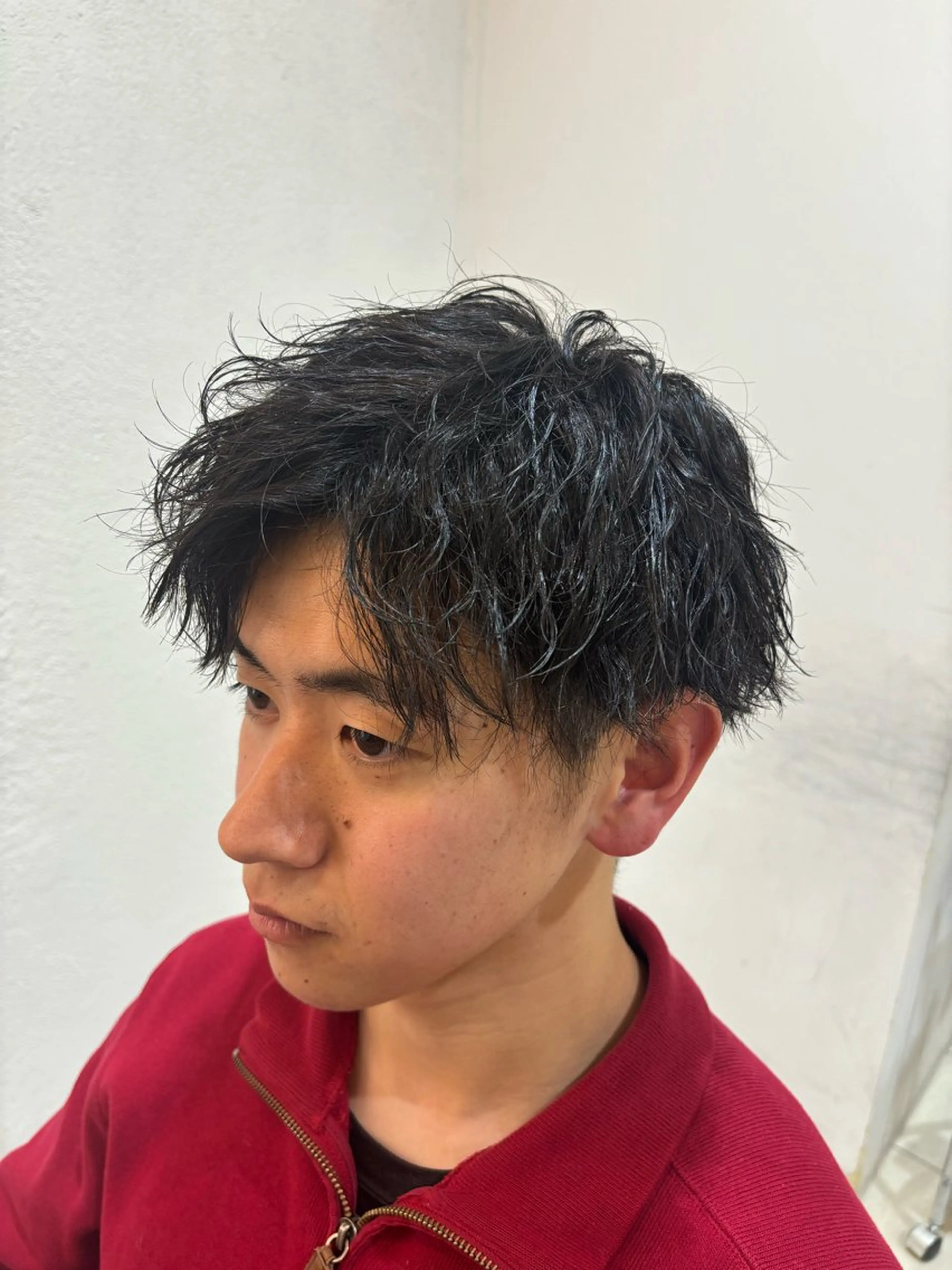 メンズ メンズパーマ 波巻きパーマ 塩崎 絢世のヘアスタイル
