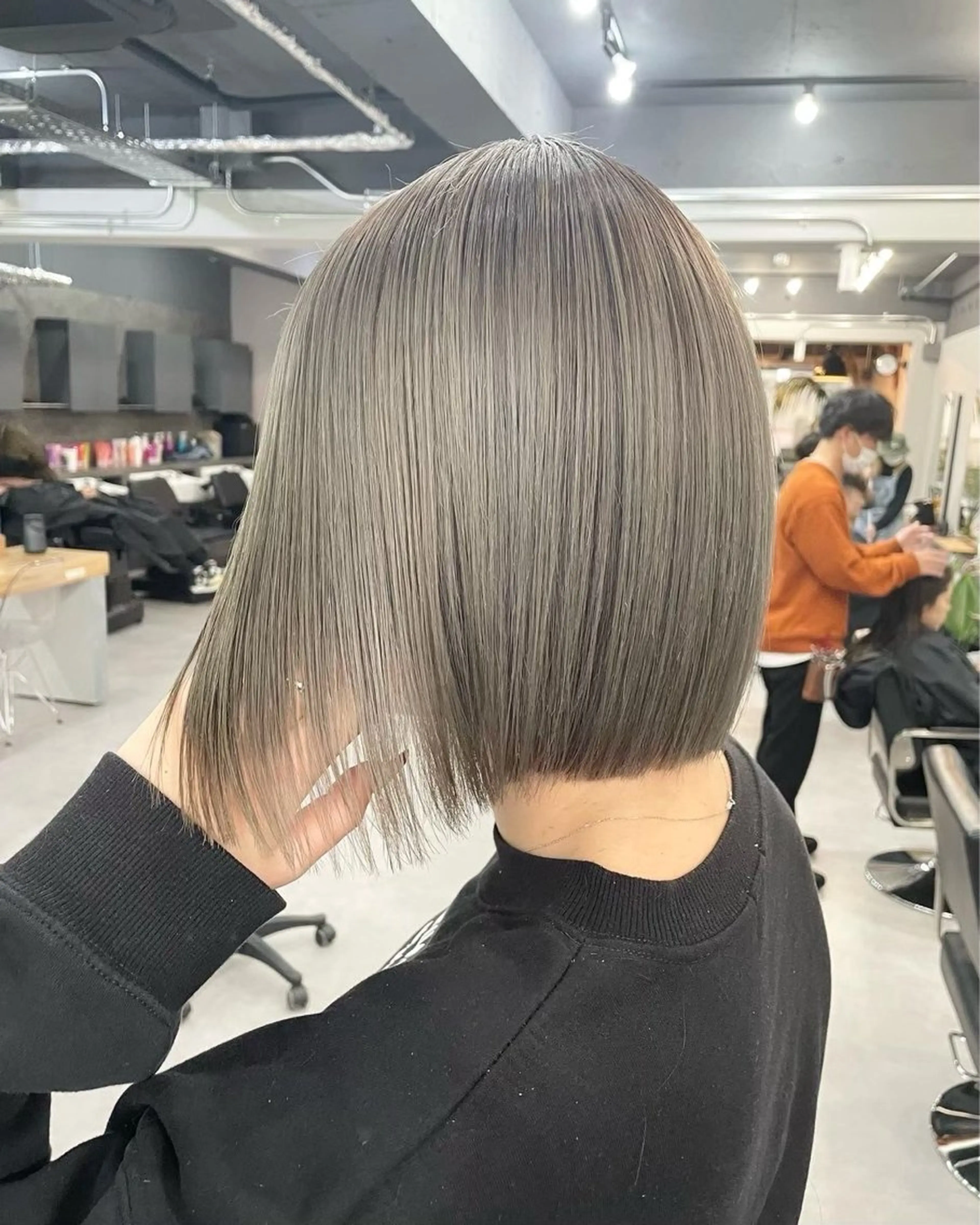 ミディアム カット ヘアカラー トリートメント ミディアムレイヤー カット/ハイライトのヘアスタイル