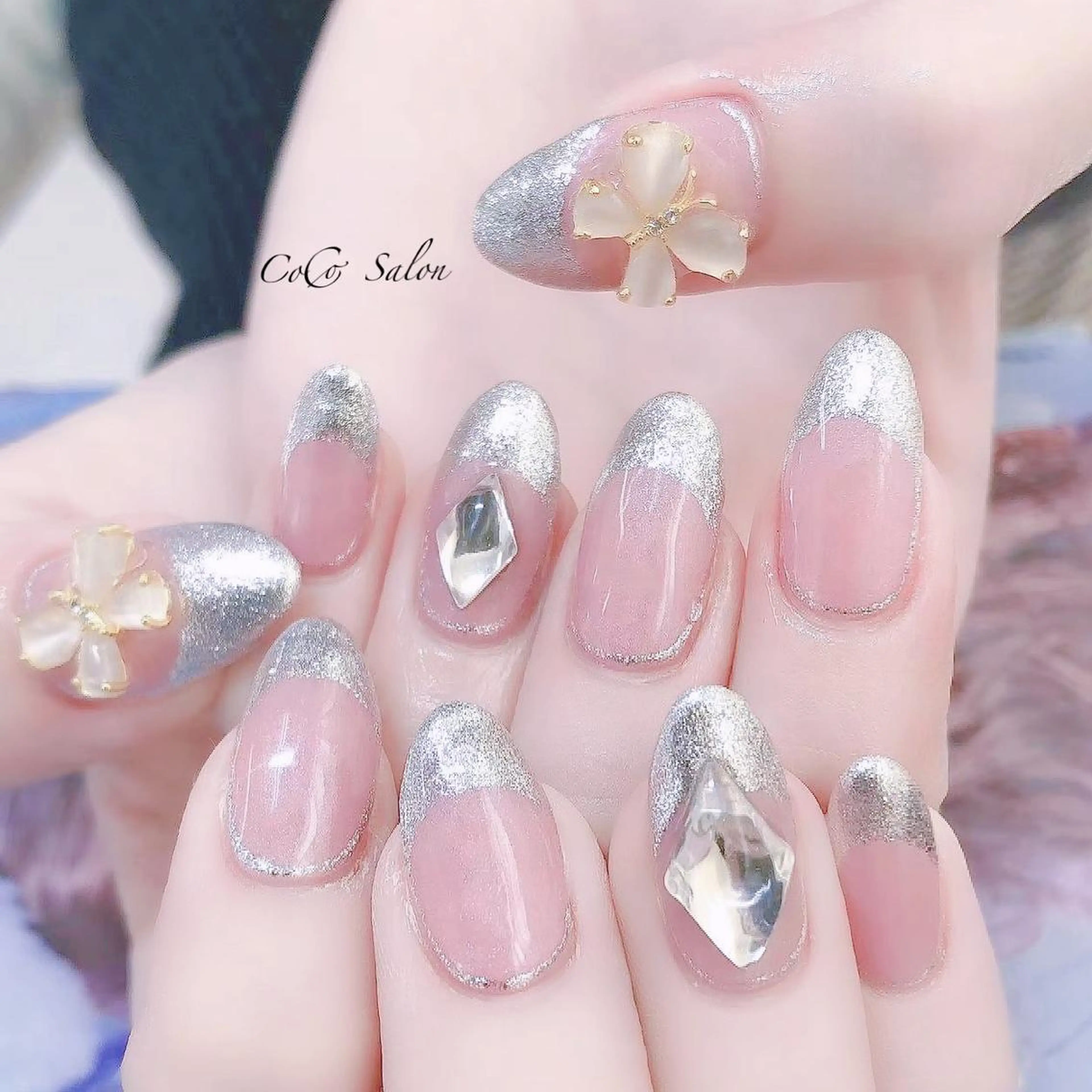 ネイル 長さ出し フレンチネイル ジェルネイル ゴージャス キラキラネイル CoCoSalon ネイル/まつ毛予約のネイルデザイン