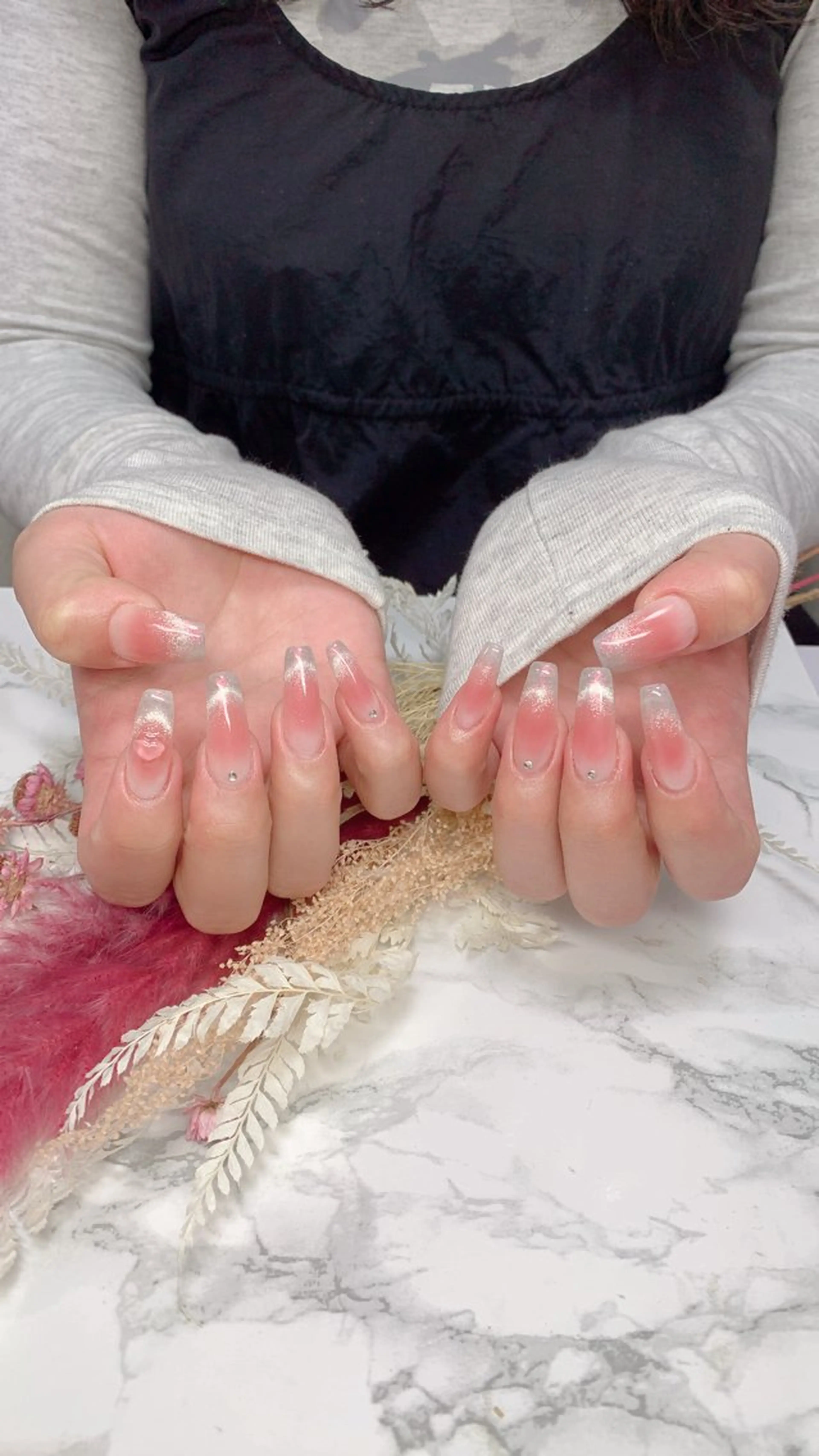 ネイル はな💎ネイル ワンホン、長さ出しのネイルデザイン