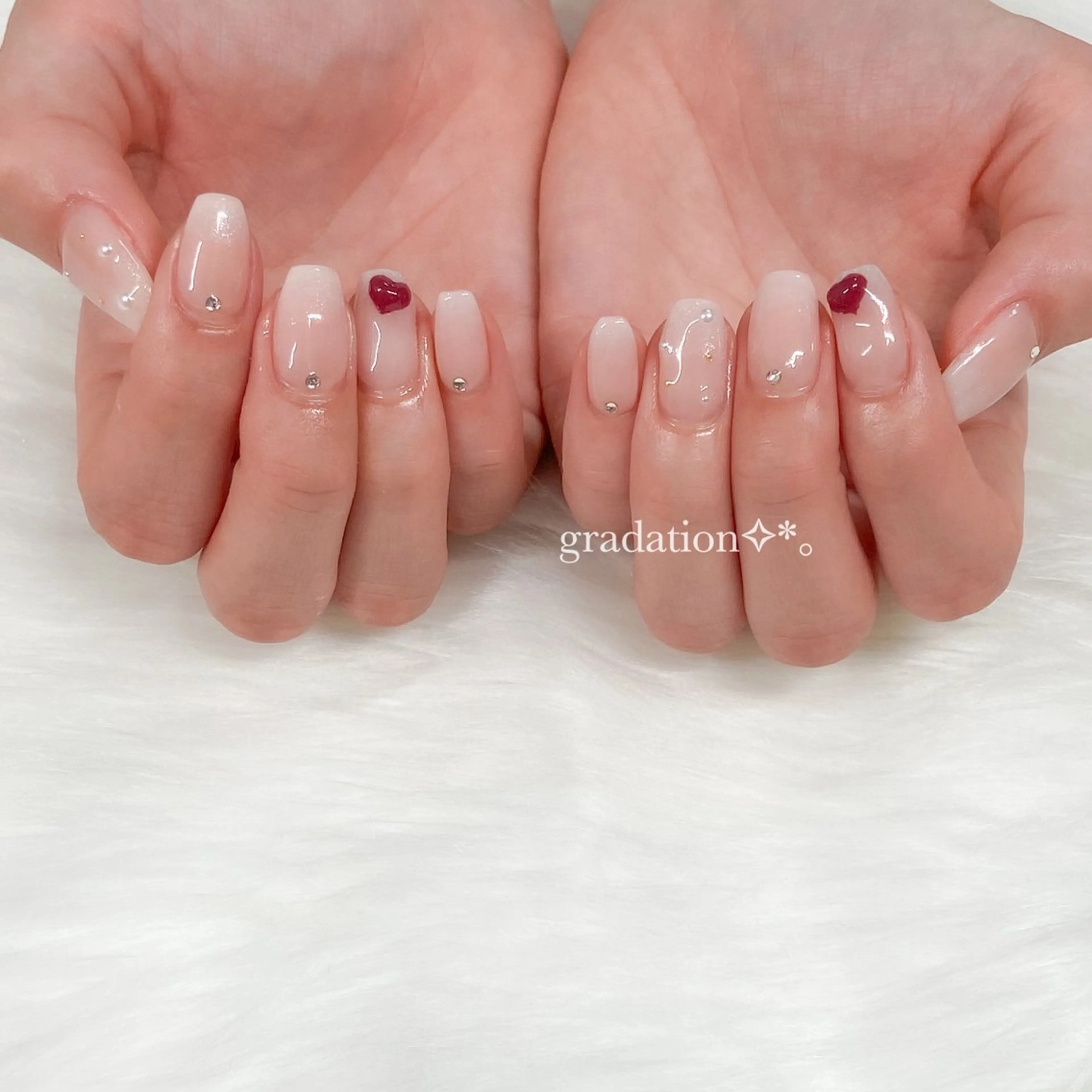 ネイル 長さ出し ガーリー キラキラネイル オフィスネイル ハンドネイル べルミエール sakiのネイルデザイン