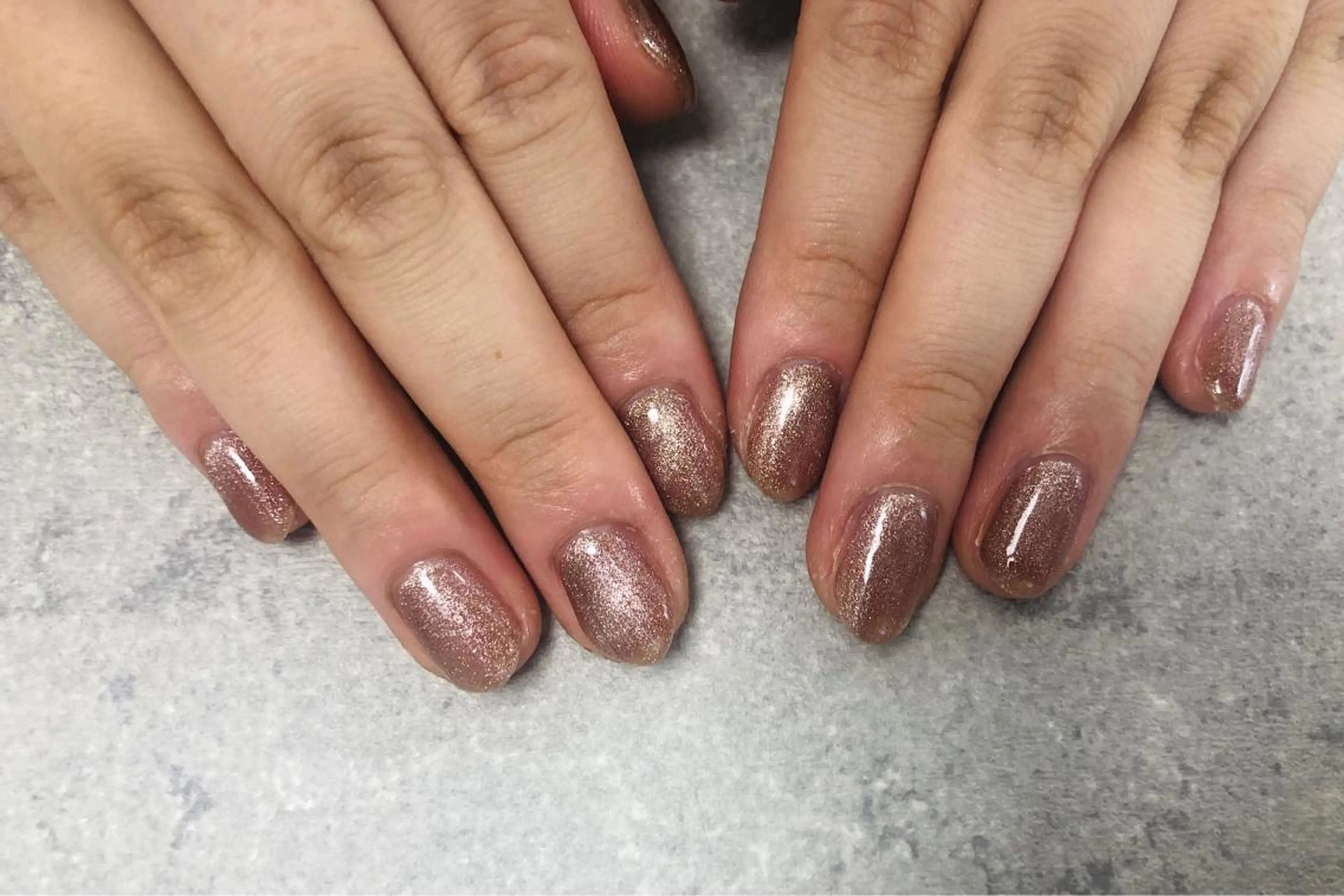 ネイル マグネットネイル ピンク ピンクベージュ ハンドネイル mogunail &blowのネイルデザイン