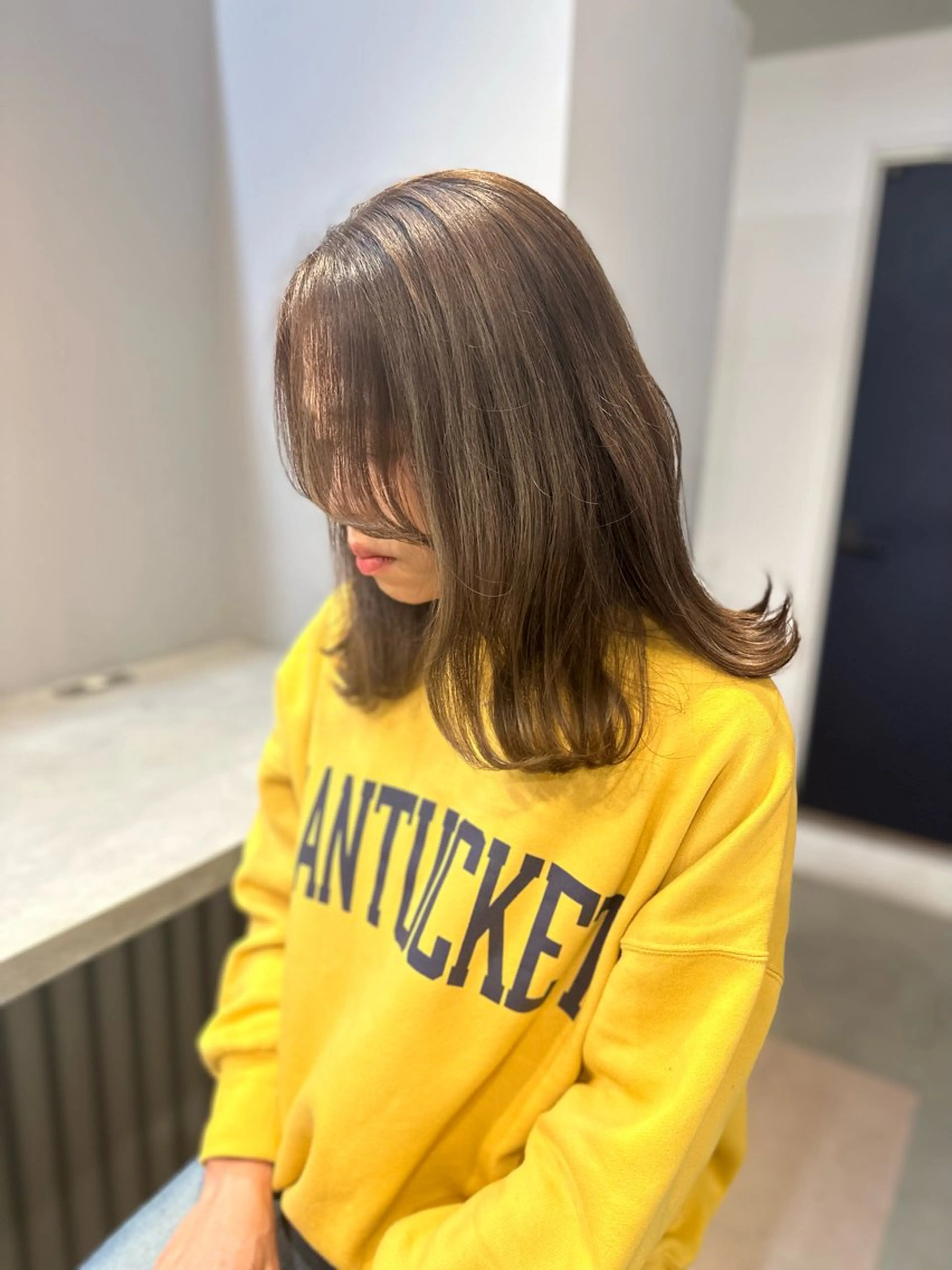 セミロング カラー ヘアカラー トリートメント 🌟ハイライト/ハイ トーン🌟MIKIのヘアスタイル