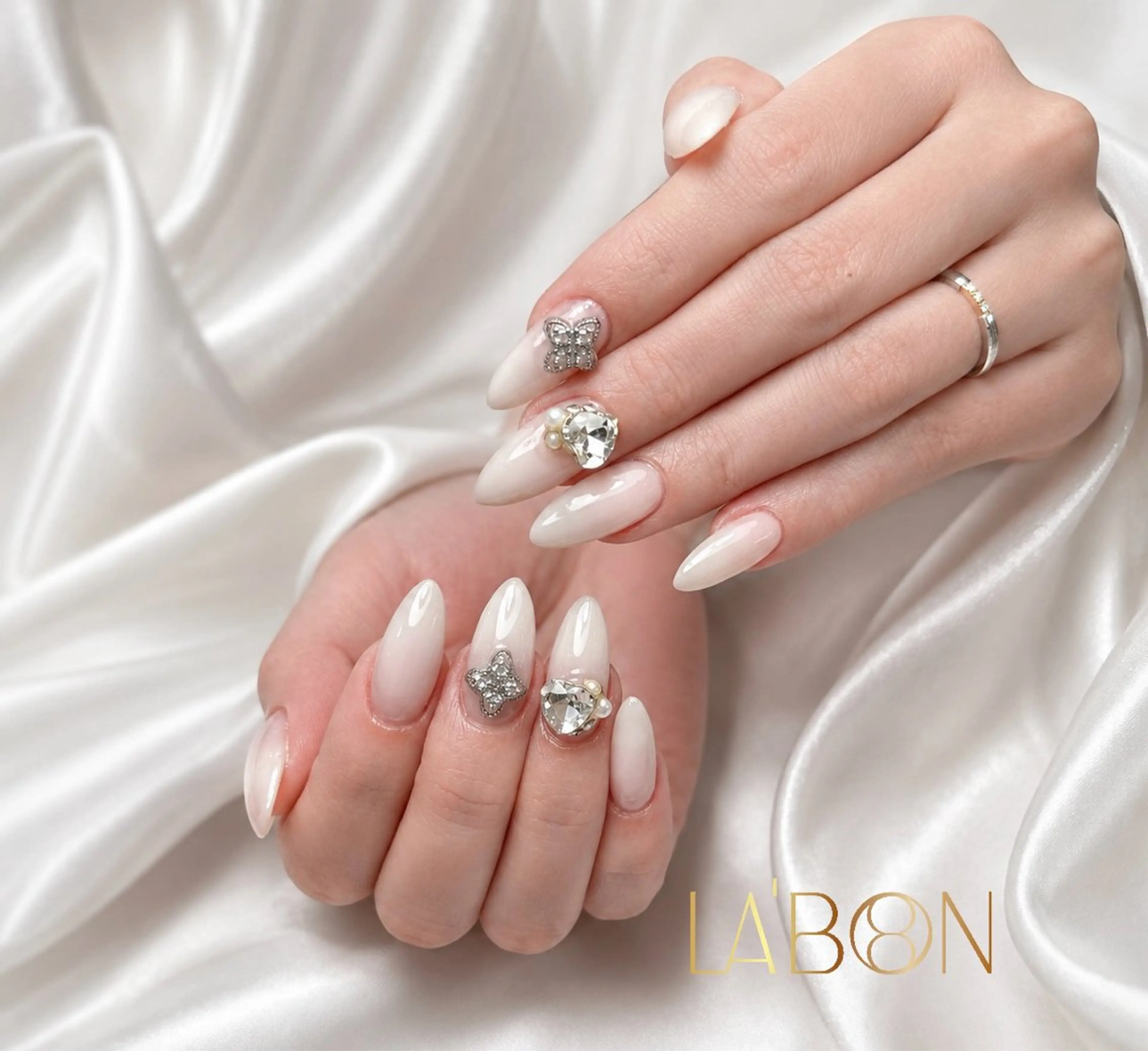 ネイル アートネイル ジェルネイル キラキラネイル 韓国ネイル ロングネイル Labon Nails Artのネイルデザイン