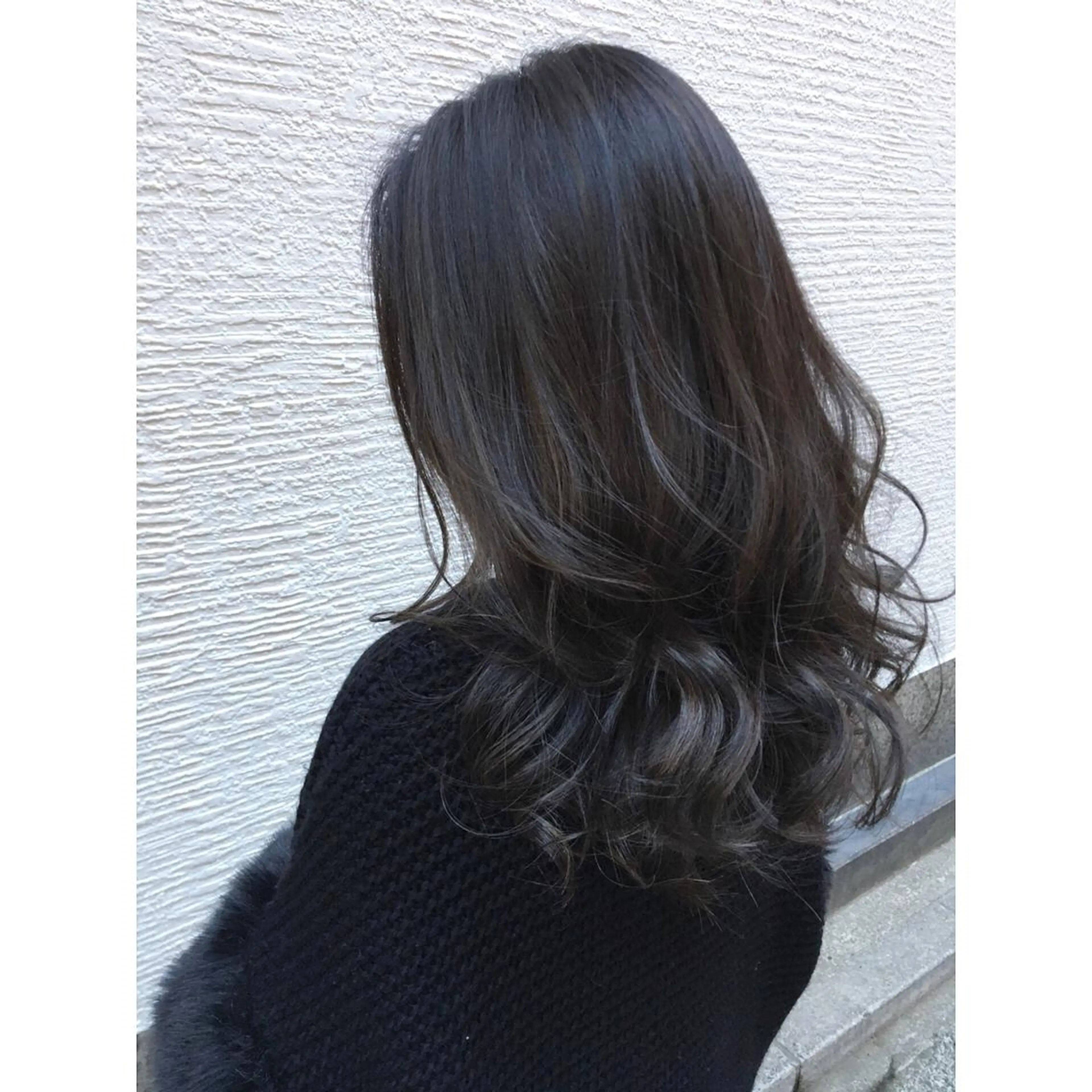 セミロング カラー アッシュ ハイライトカラー ハイライト OFF YUYAのヘアスタイル