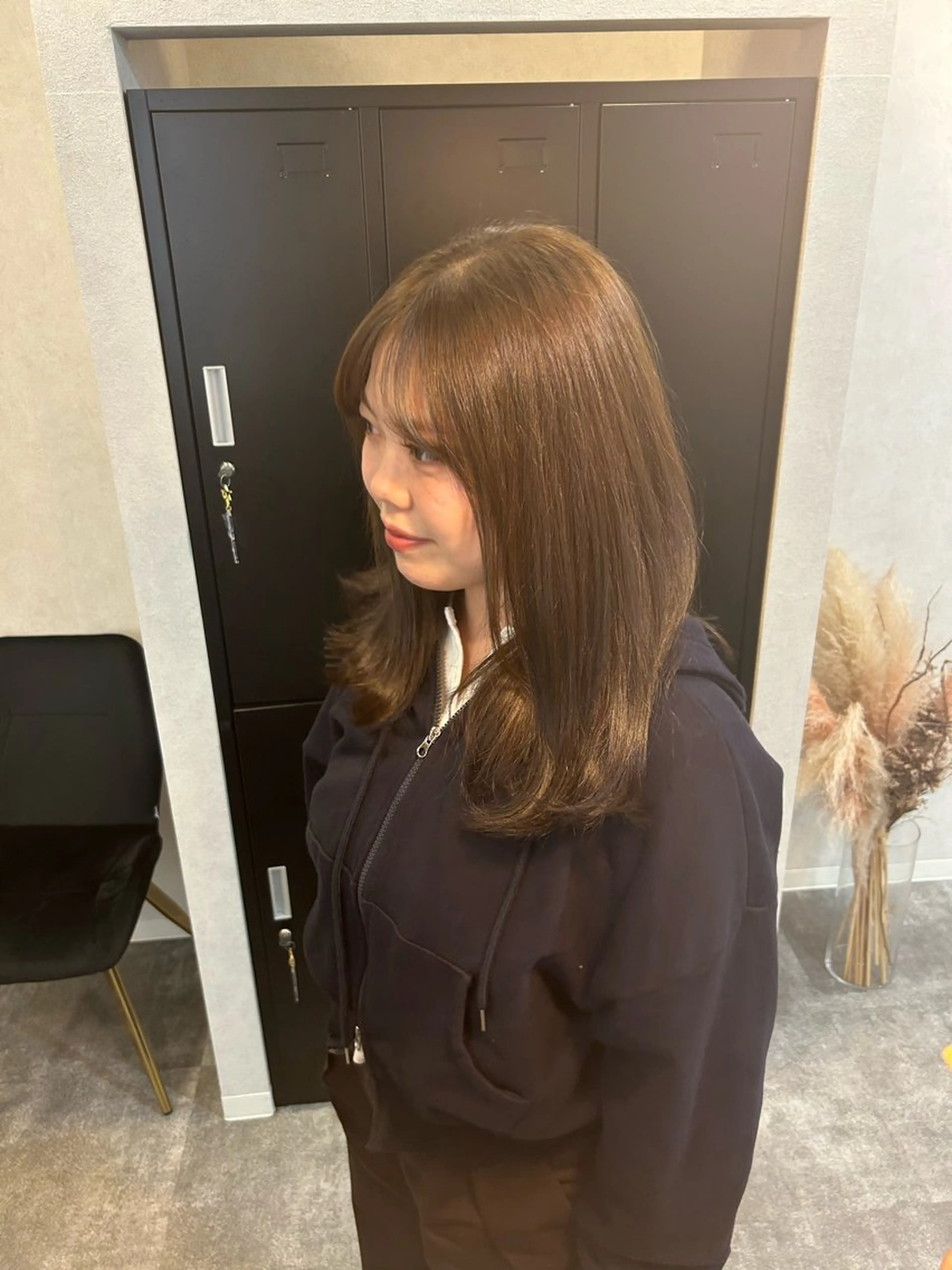 セミロング カラー ブラウンカラー オリーブブラウン ヘアカラー 松田 朋華のヘアスタイル