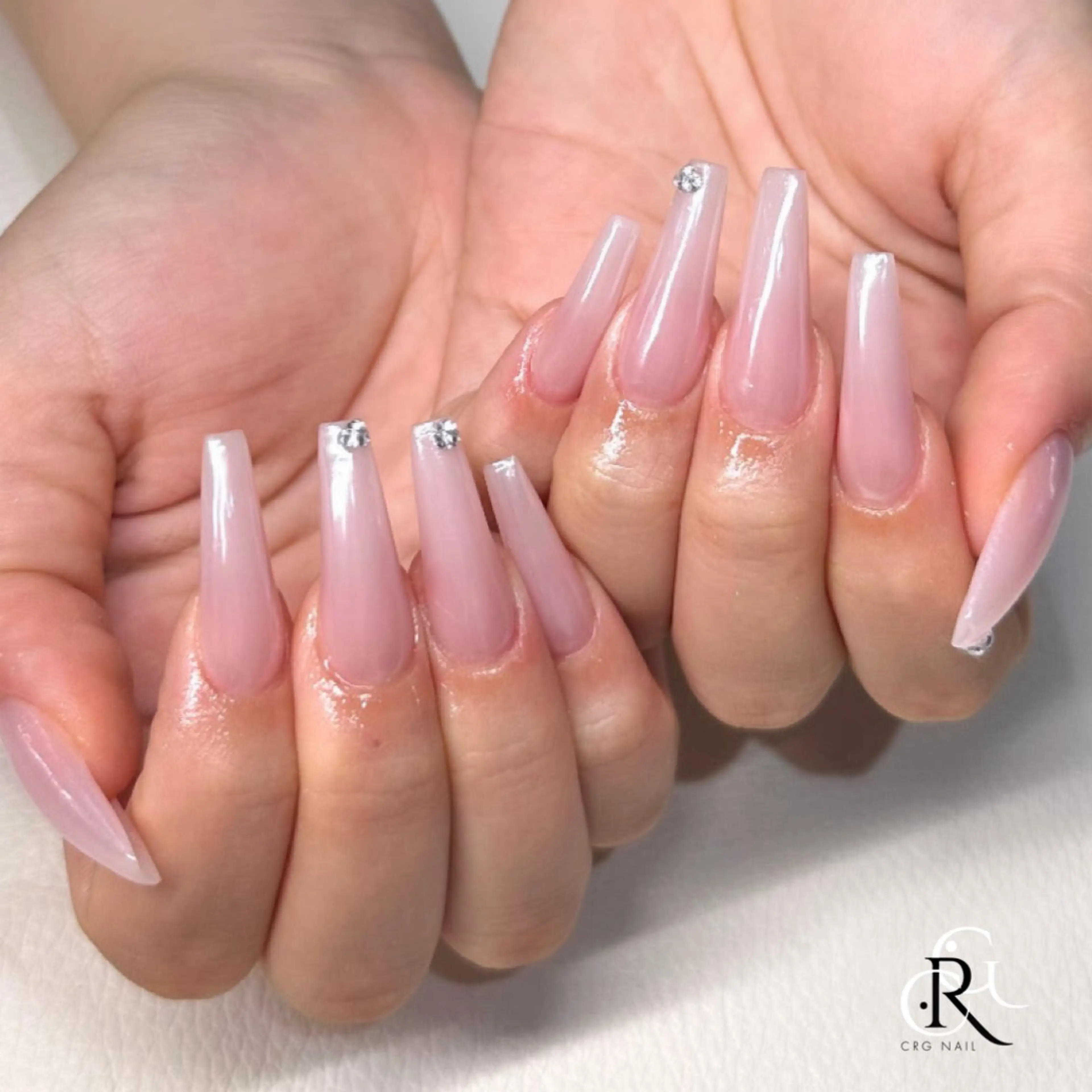 ネイル ミラーネイル ホワイト ハンドネイル 美フォルム✨ CRG　RURIのネイルデザイン