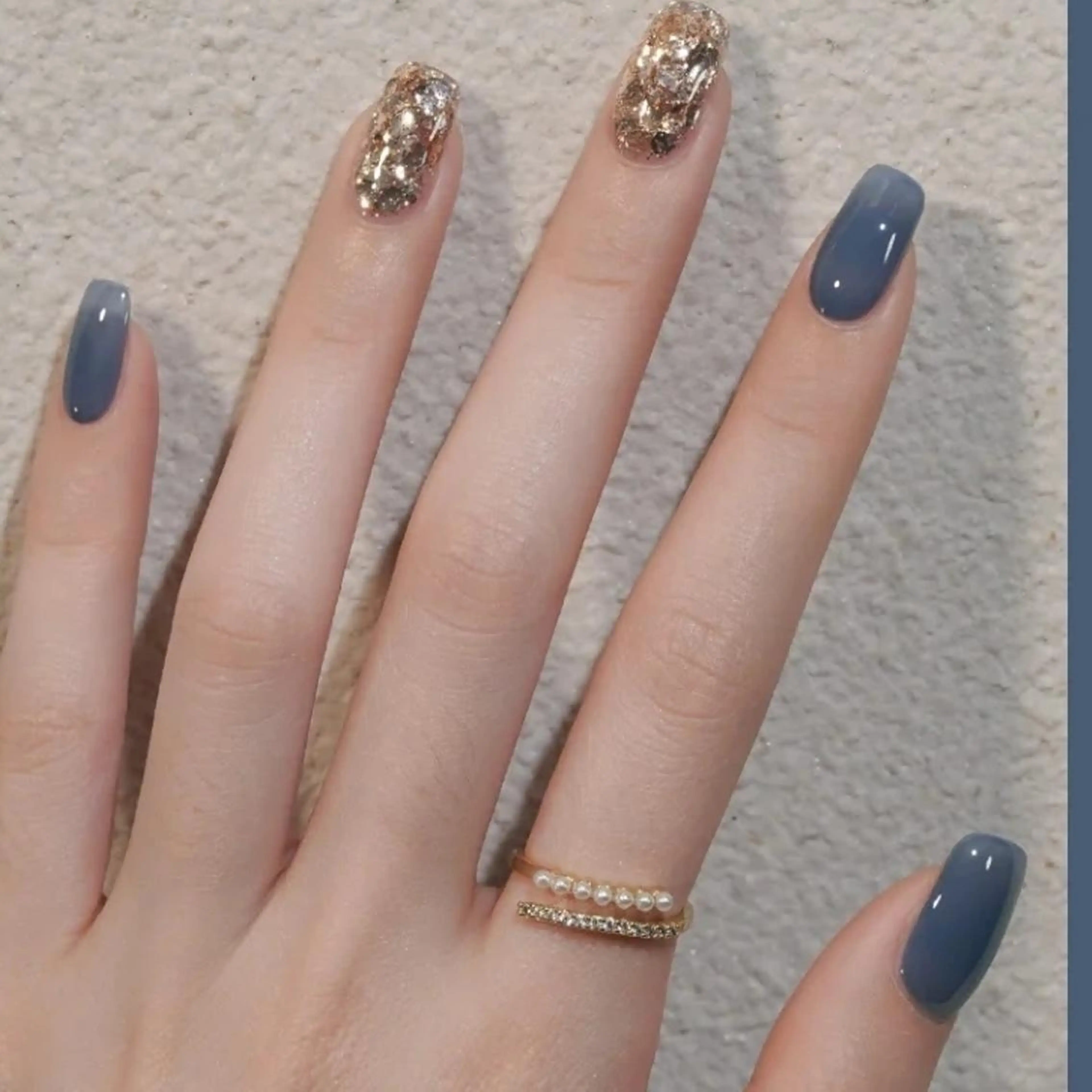 ミディアム ネイル ハンドネイル フィルイン・深爪矯正 長さ出し・リラク
のネイルデザイン