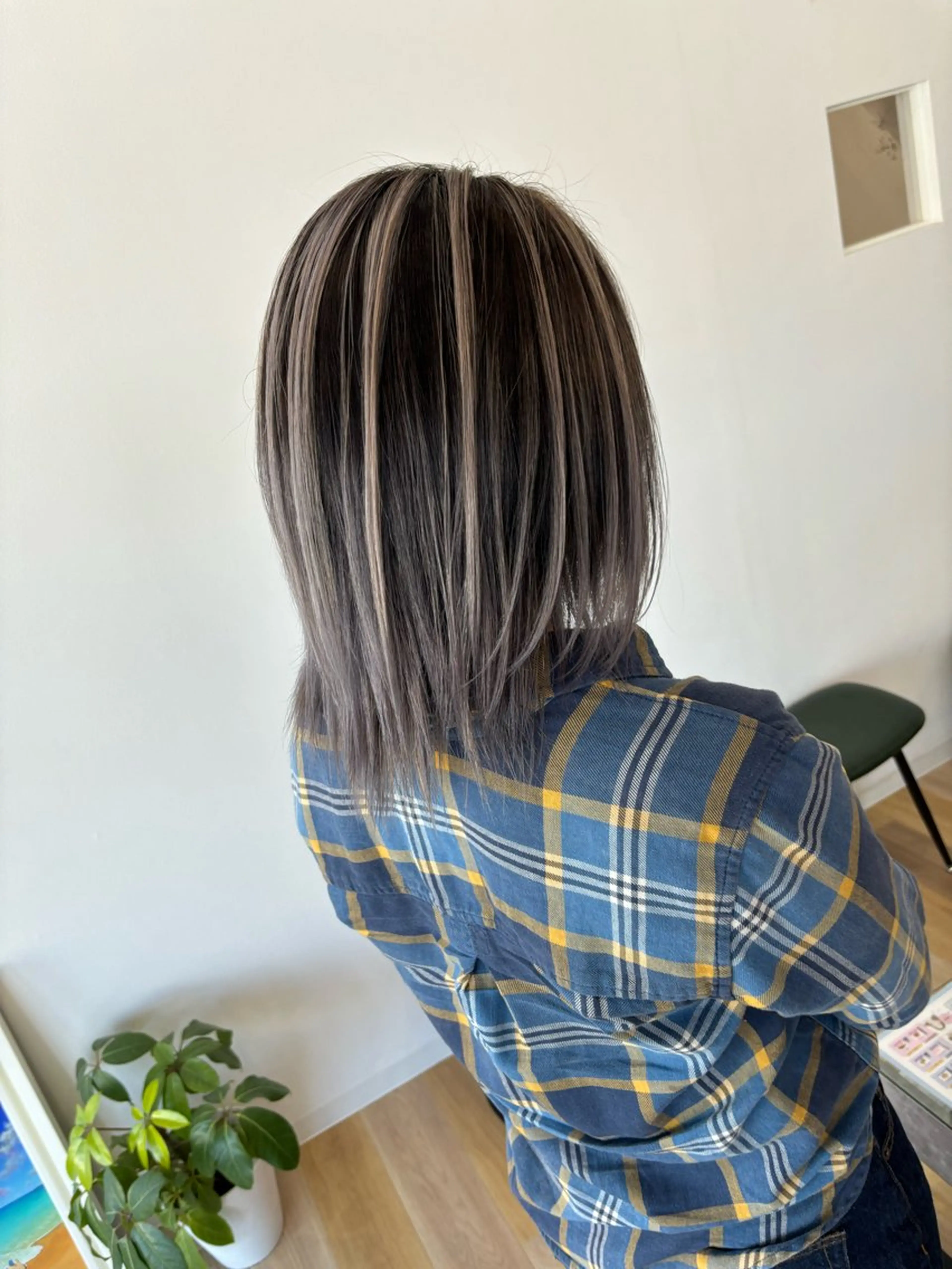 ミディアム カット ヘアカラー トリートメント ケアブリーチ 黒瀬有汰のヘアスタイル