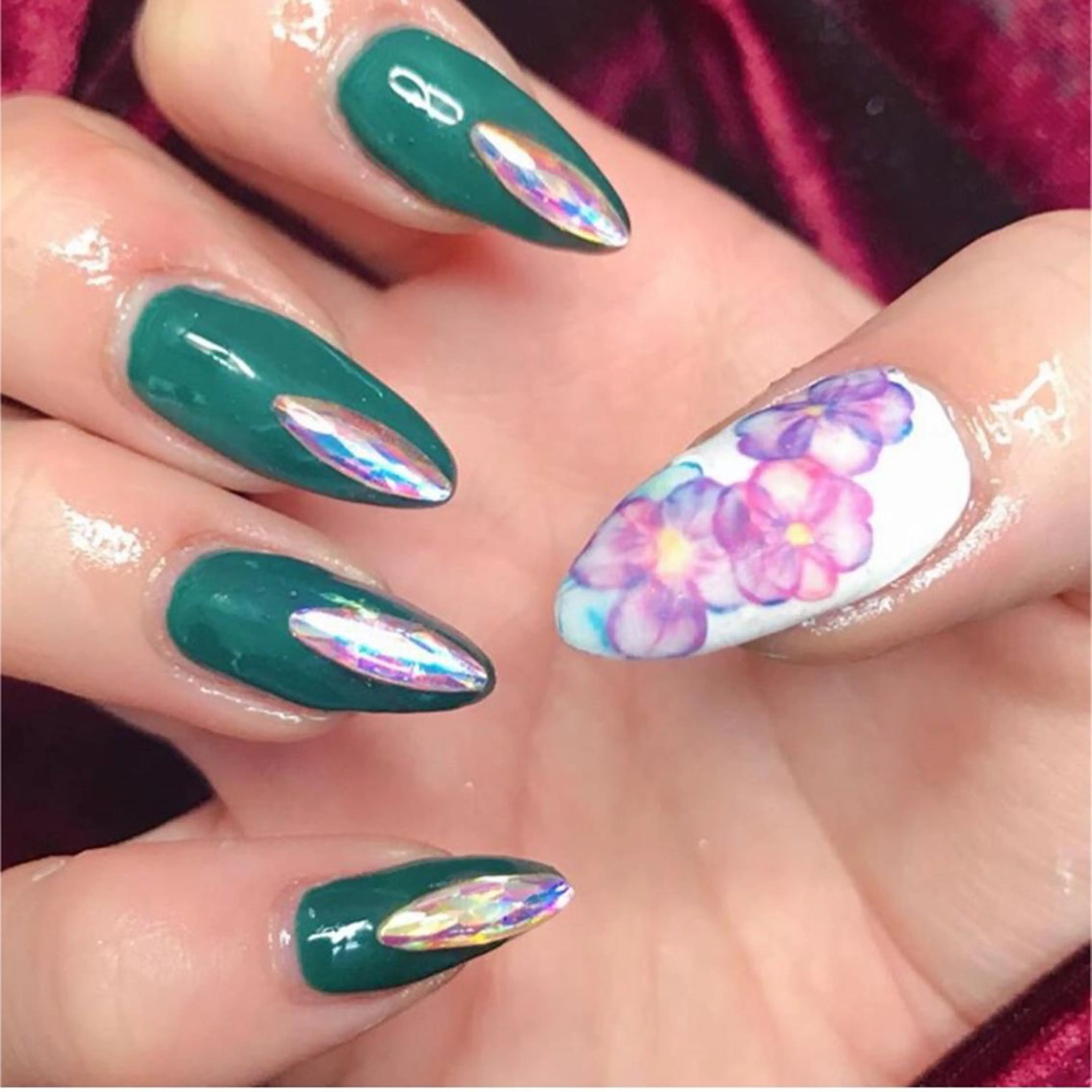 ネイル S. JEWELのネイルデザイン