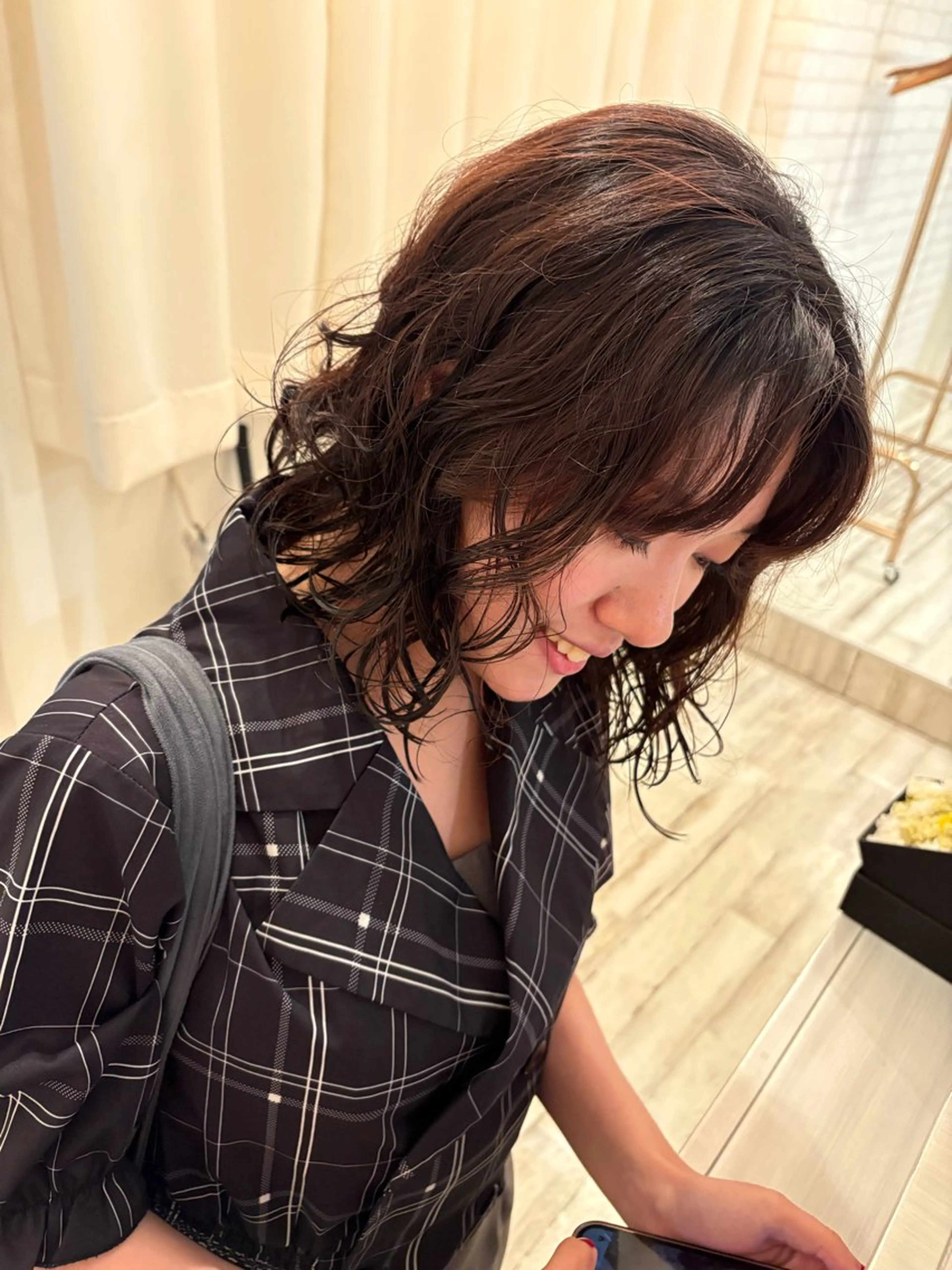 ミディアム パーマ ミディアムパーマ 縮毛矯正 デジタルパーマ カット パーマ レイヤー/透明感 HIRARIのヘアスタイル