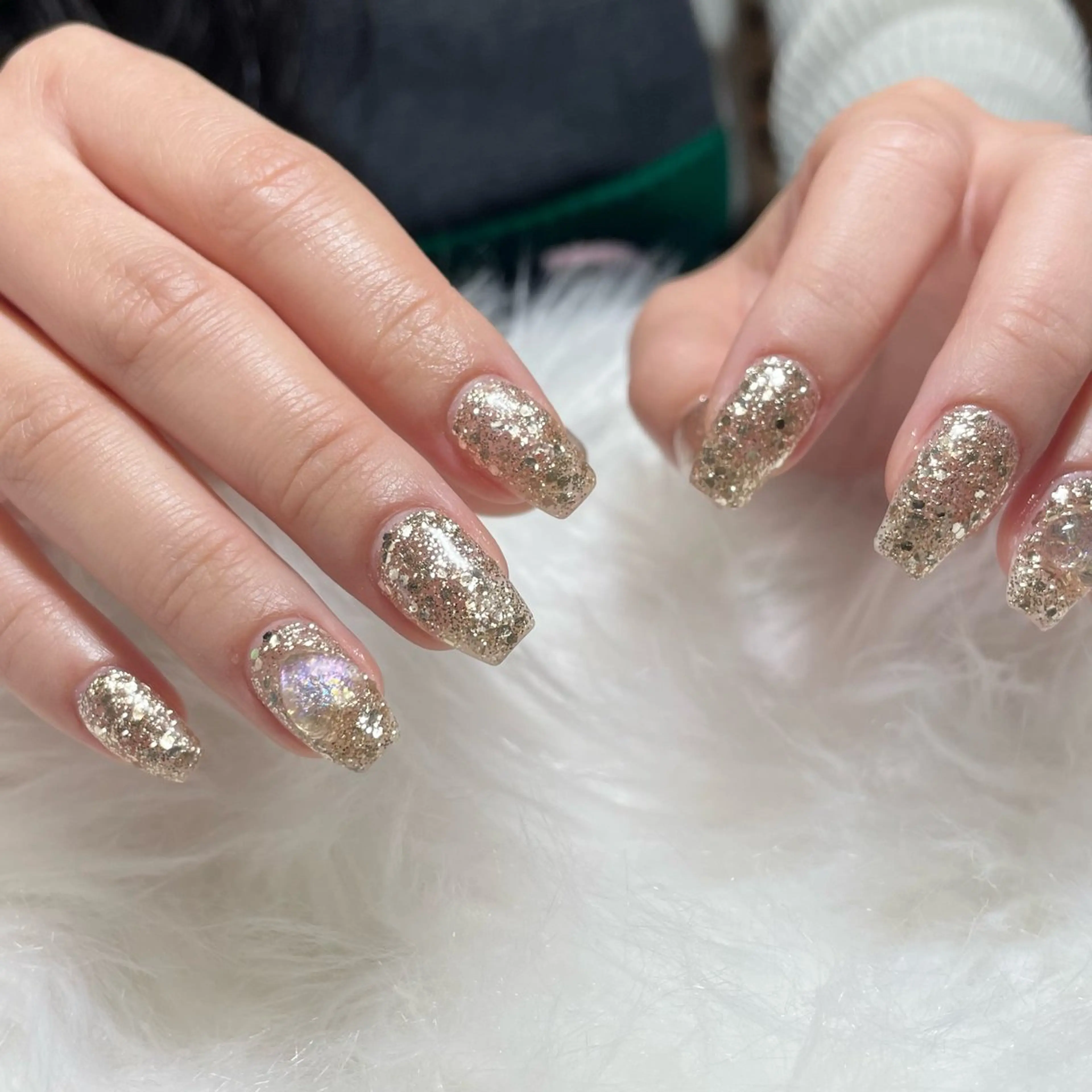 ネイル キラキラネイル ラメ(グリッター) 冬ネイル クリスマス neige Kouzukiのネイルデザイン