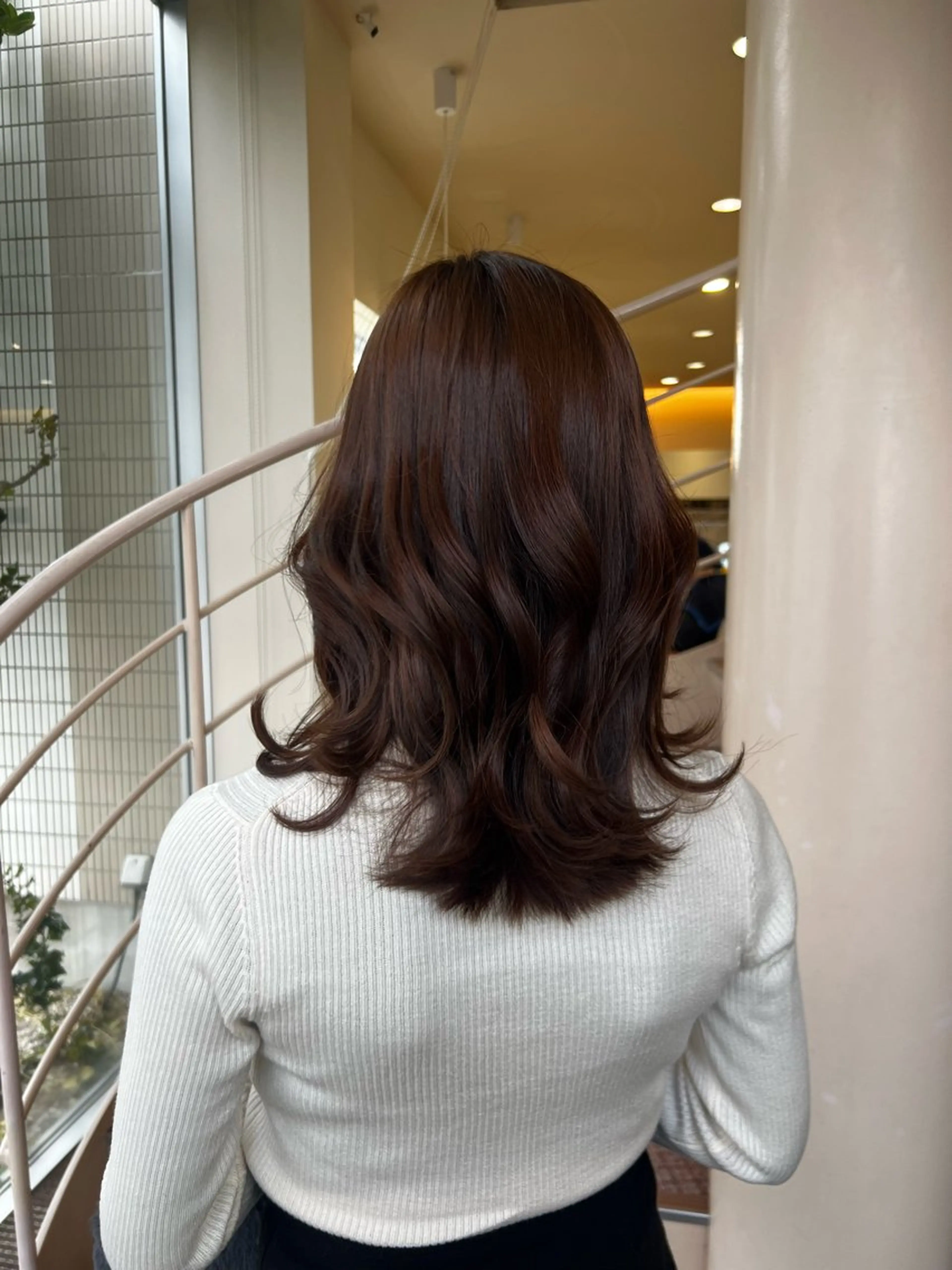 ミディアム くびれヘア レイヤーカット 安藤 暁のヘアスタイル