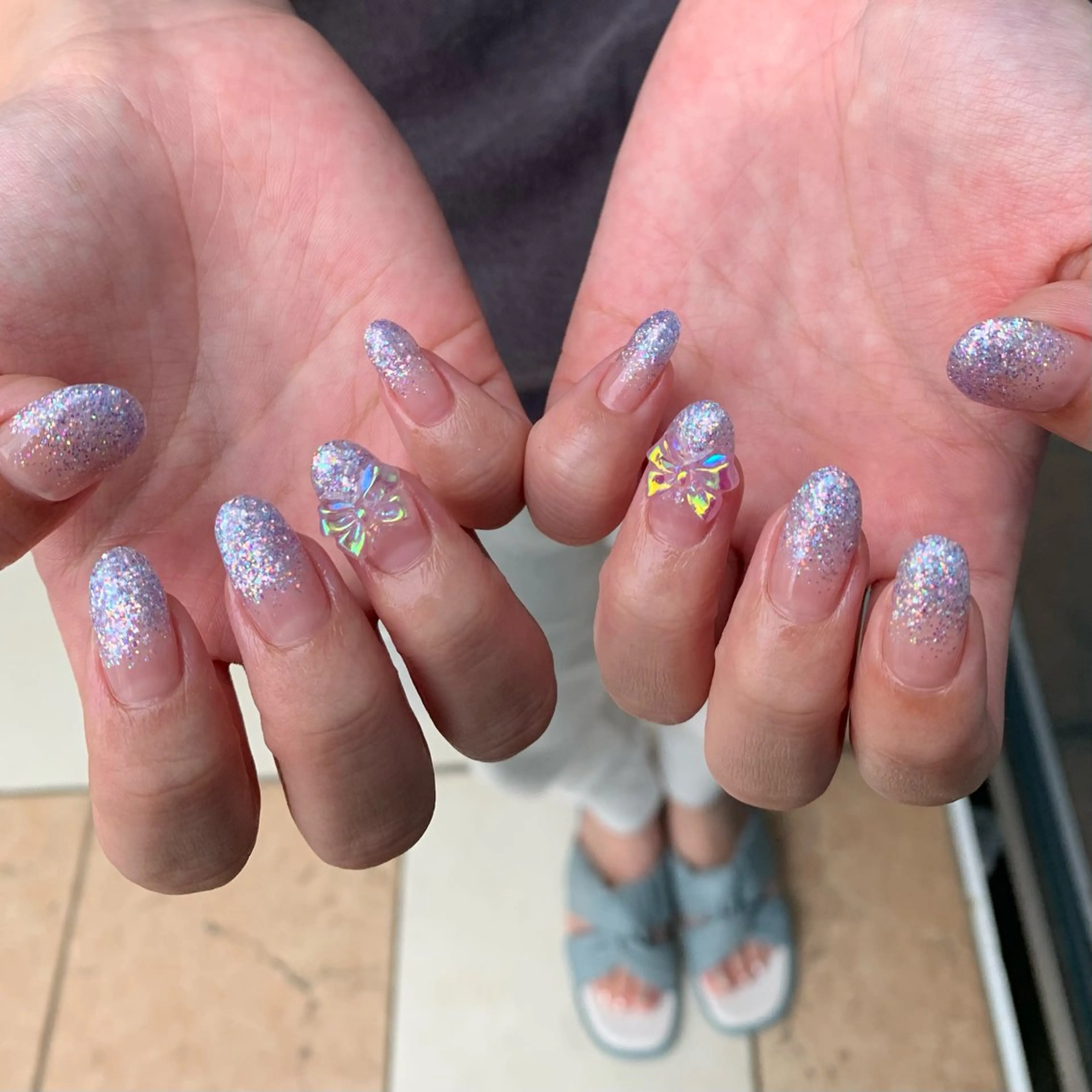 ネイル グラデーション ラメ(グリッター) ラメグラデーション ハンドネイル YUKIMO🍎名駅 /ニュアンスのネイルデザイン