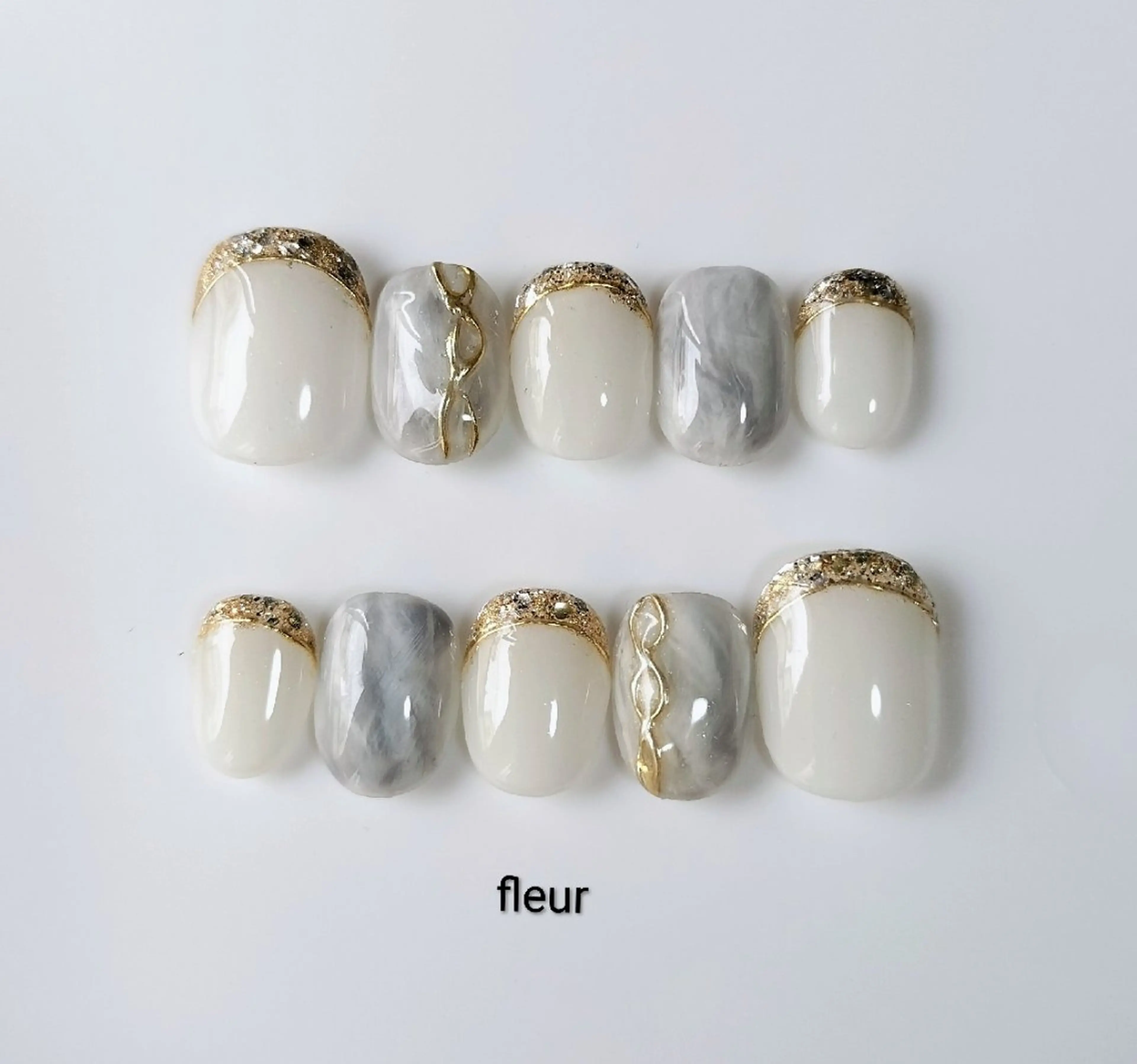 ネイル フレンチネイル ガラスフレンチ ニュアンスネイル ネイルチップ megumi. sのネイルデザイン