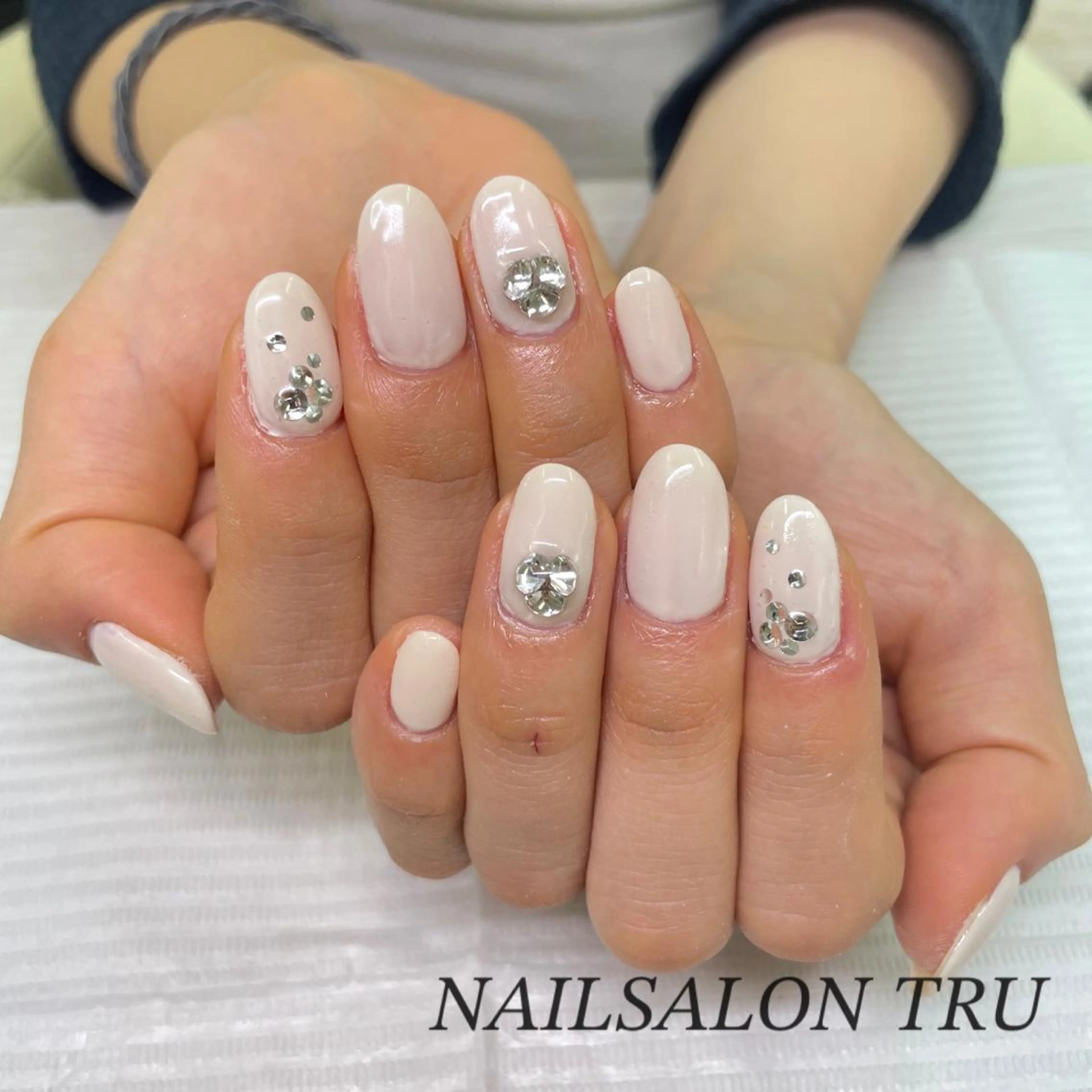 ネイル 𝐼𝑁𝑂𝑈𝐸 𝑀𝐼𝐴のネイルデザイン