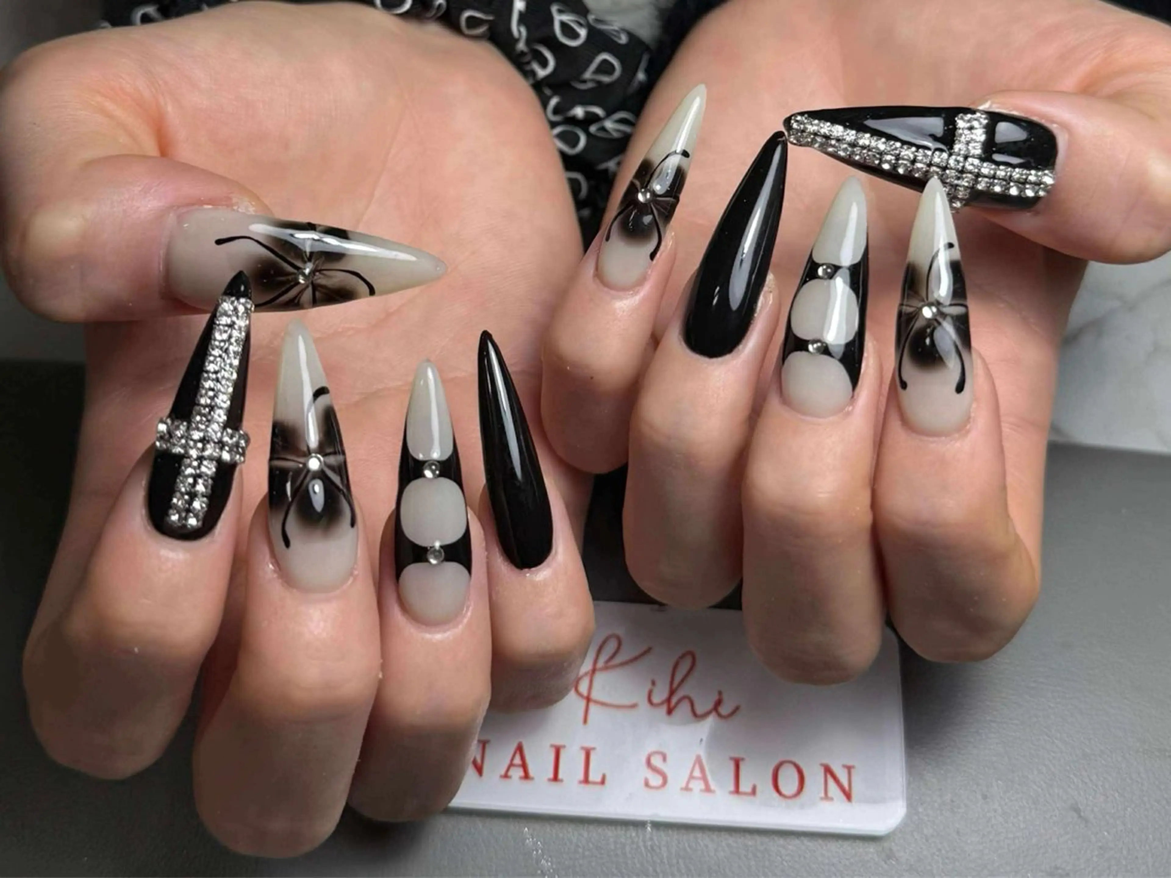 ネイル アートネイル フレンチネイル ジェルネイル グラデーション 韓国ネイル ハンドネイル 💕鈴木ユリ パラジェル/オフ無料のネイルデザイン