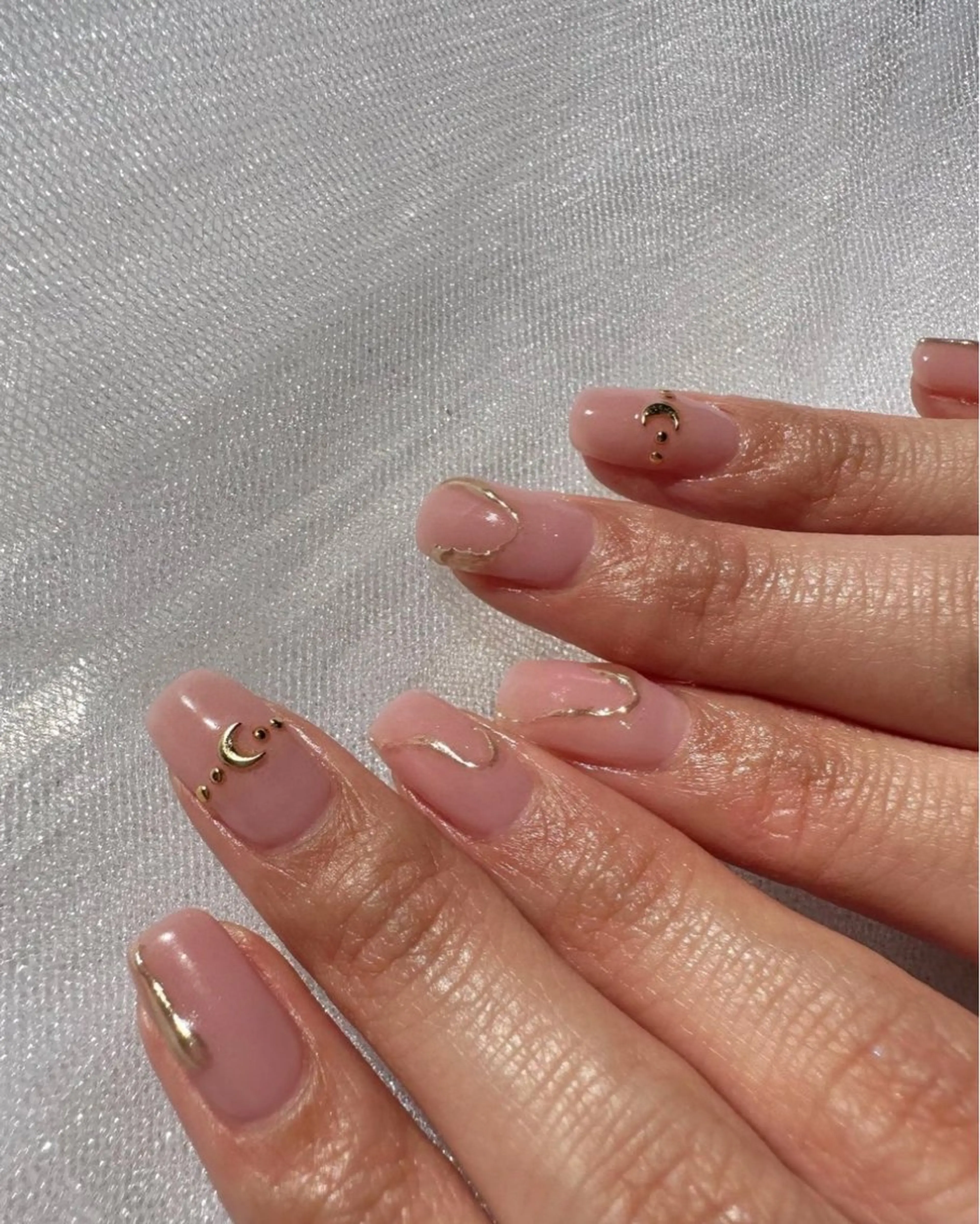 ネイル クリアネイル 氷ネイル・うるうるネイル 韓国ネイル ニュアンスネイル オフィスネイル 🪞KAPE NAIL 🪞のネイルデザイン