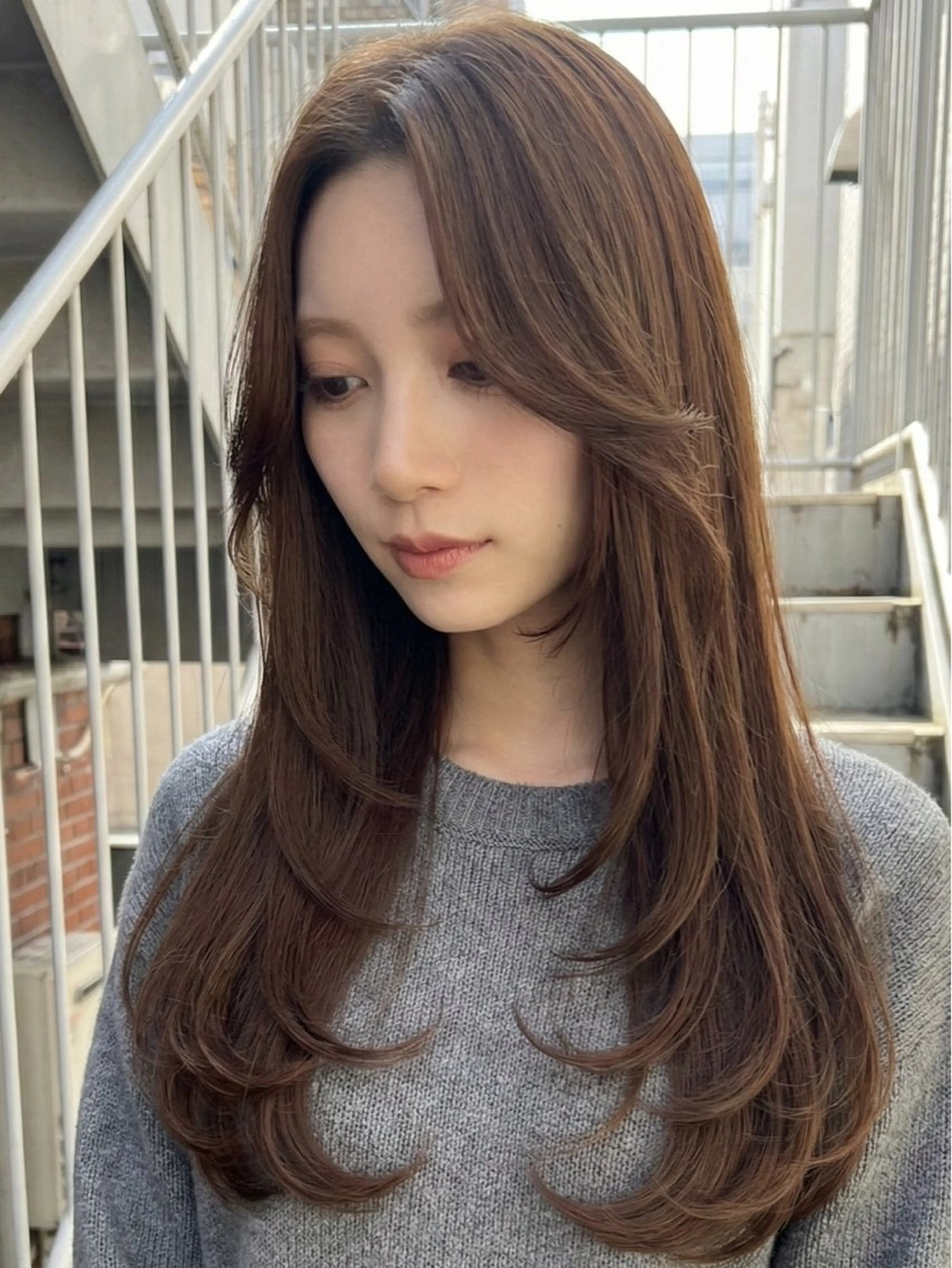 ロング カラー Rowel ローウェルのヘアスタイル