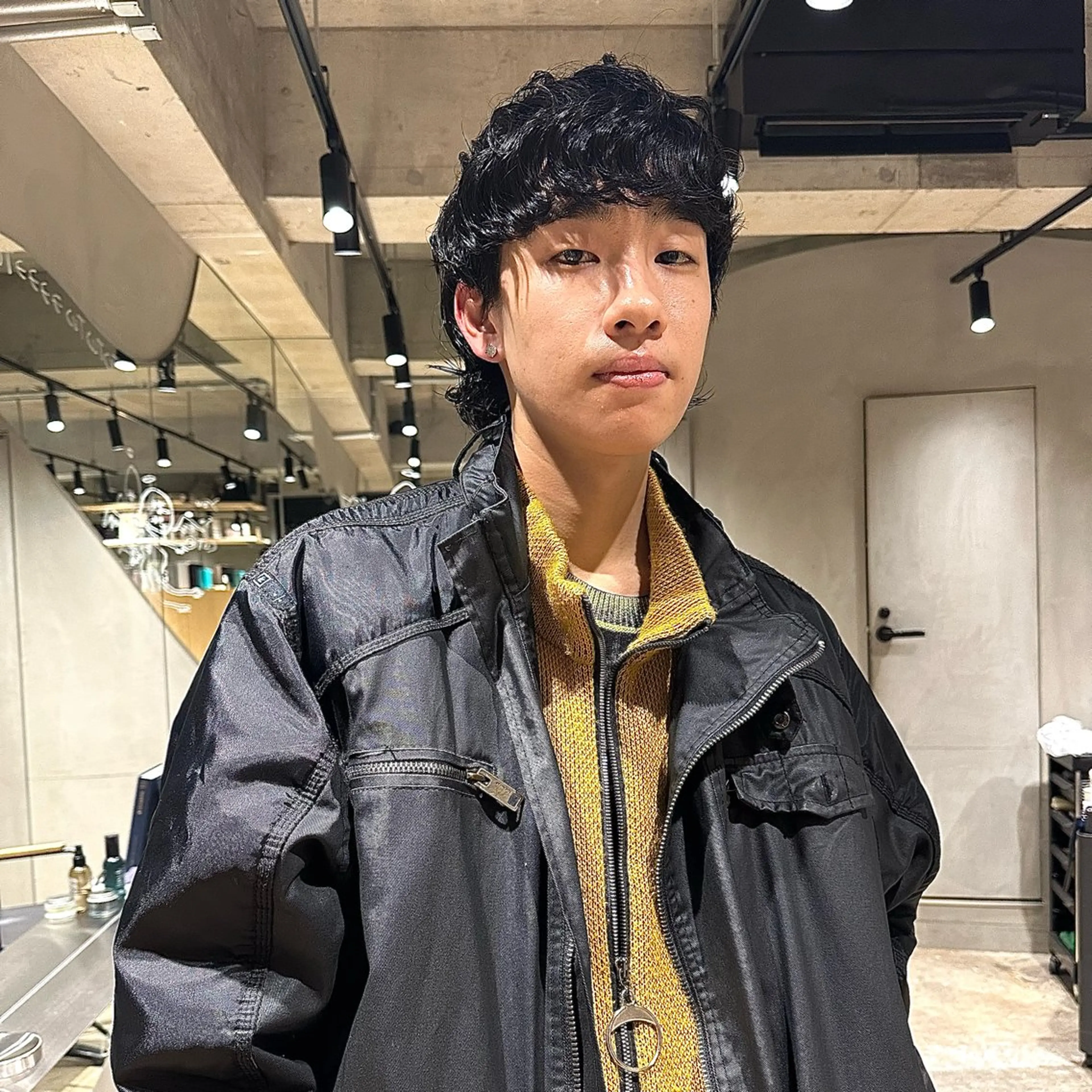 ミディアム パーマ メンズ ミディアムパーマ マッシュウルフ マッシュ メンズパーマ メンズウルフカット カット パーマ 🌈圧倒的デザイン パーマ　関和希のヘアスタイル