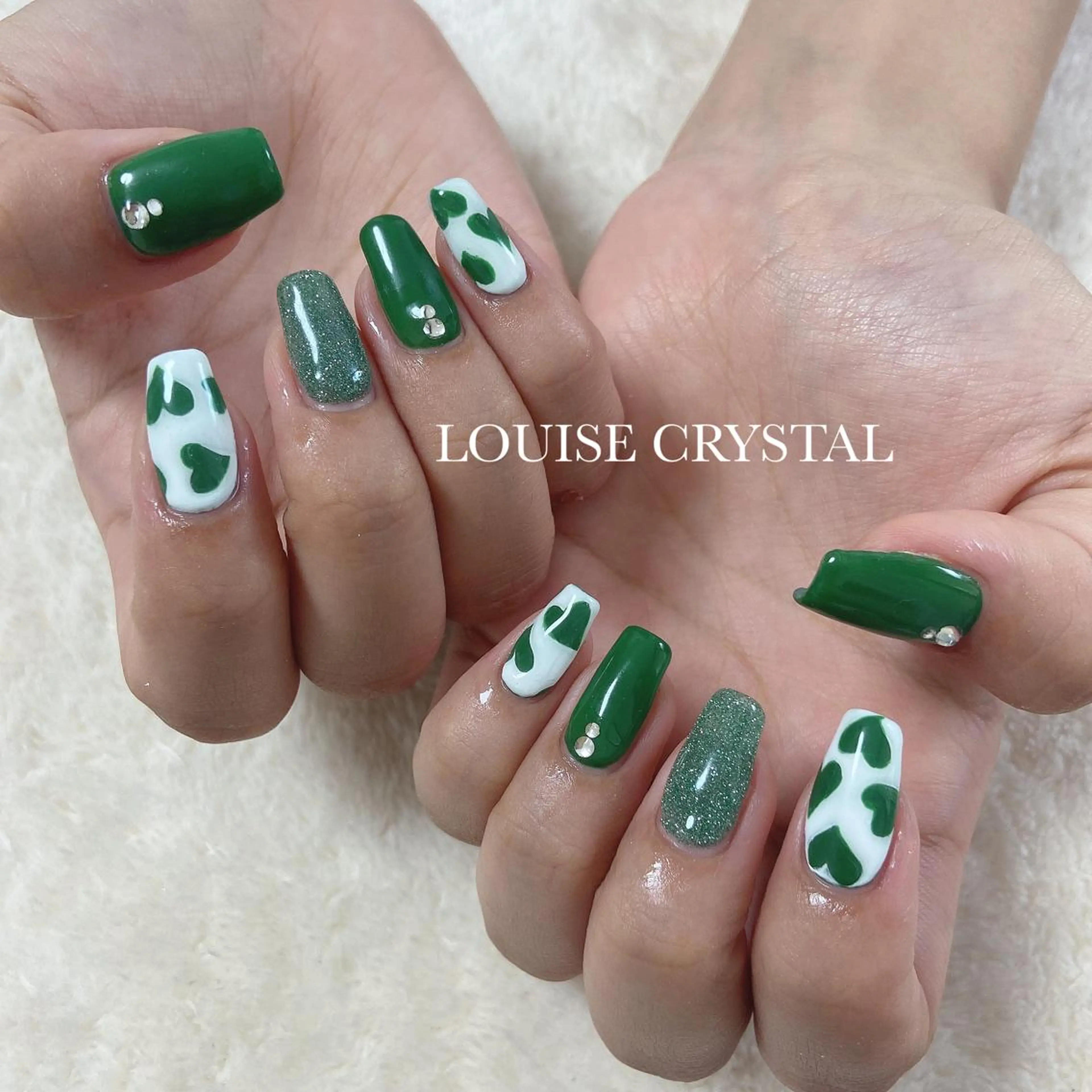 ネイル ハンドネイル LOUISE CRYSTALのネイルデザイン