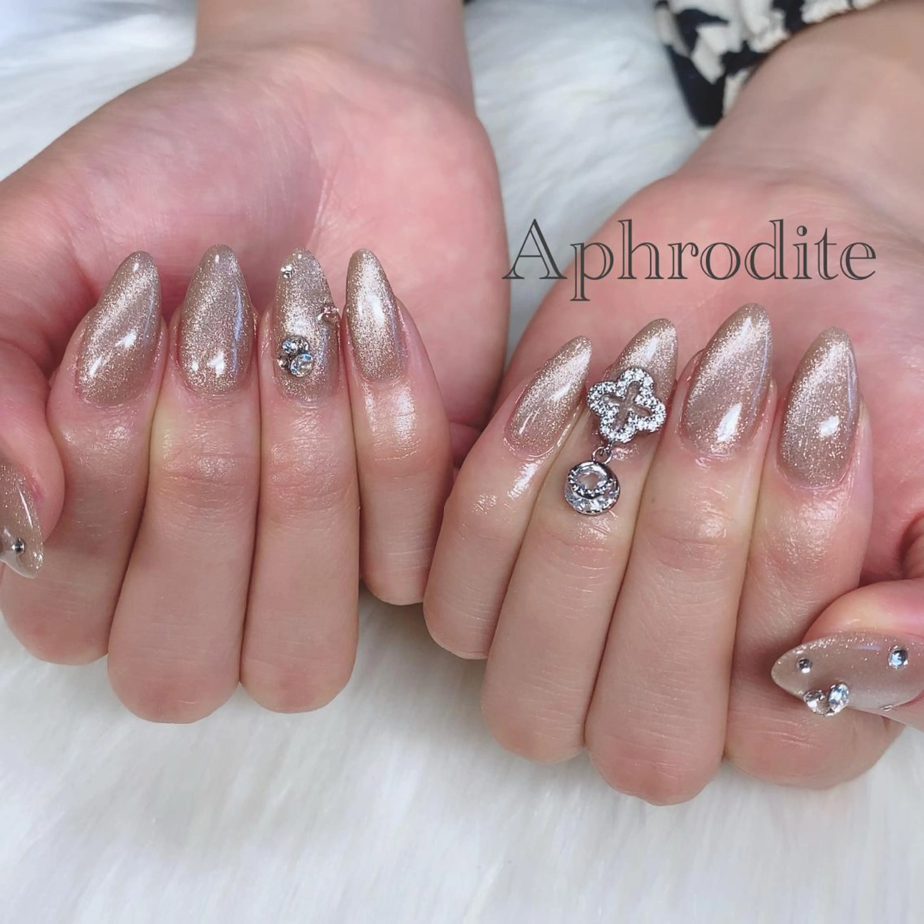 ネイル ジェルネイル シンプルネイル Aphrodite パラジェル認定サロンのネイルデザイン