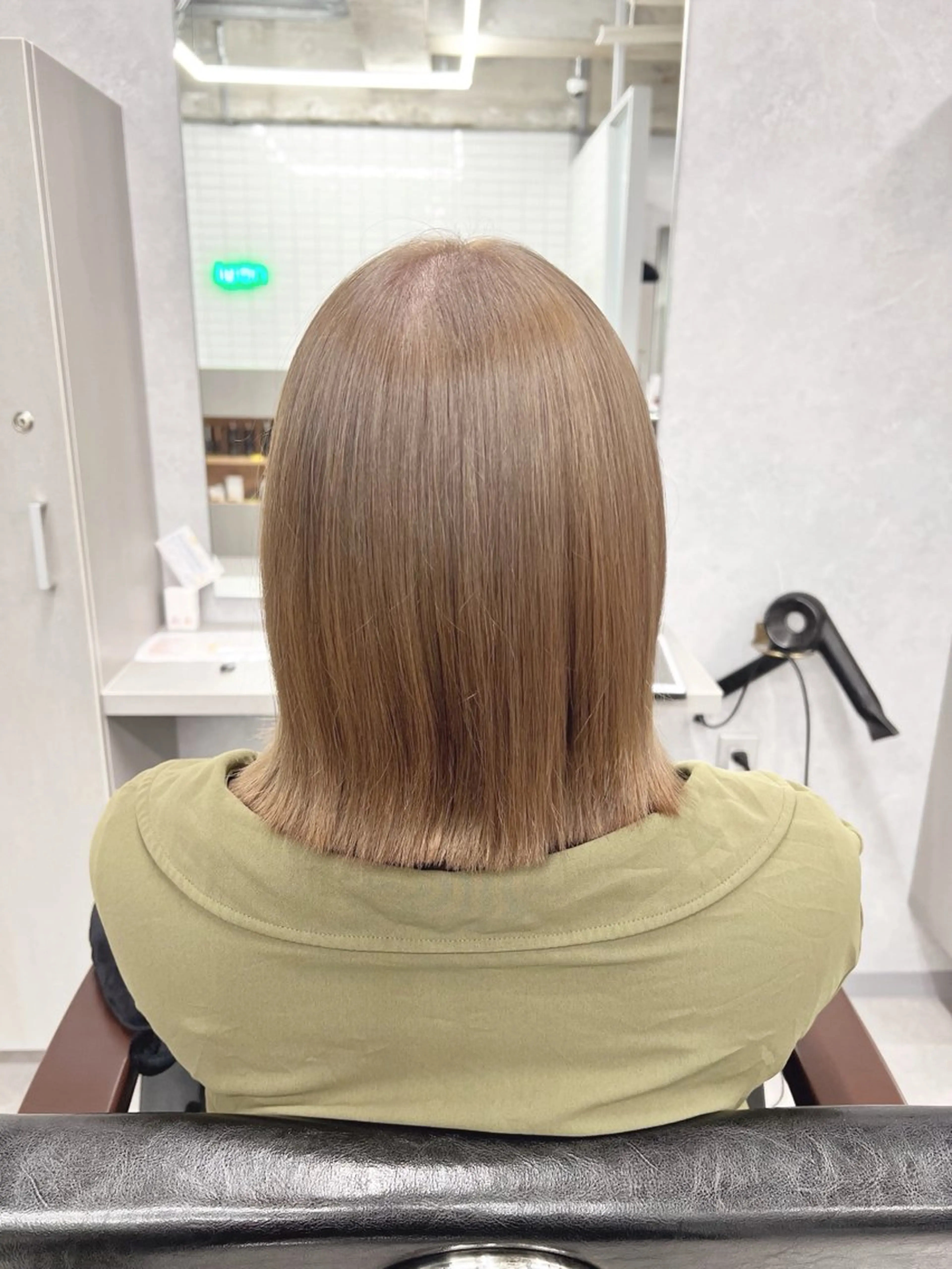 セミロング ボブ ハイライト 髪質改善 カット ヘアカラー newi ナカノのヘアスタイル