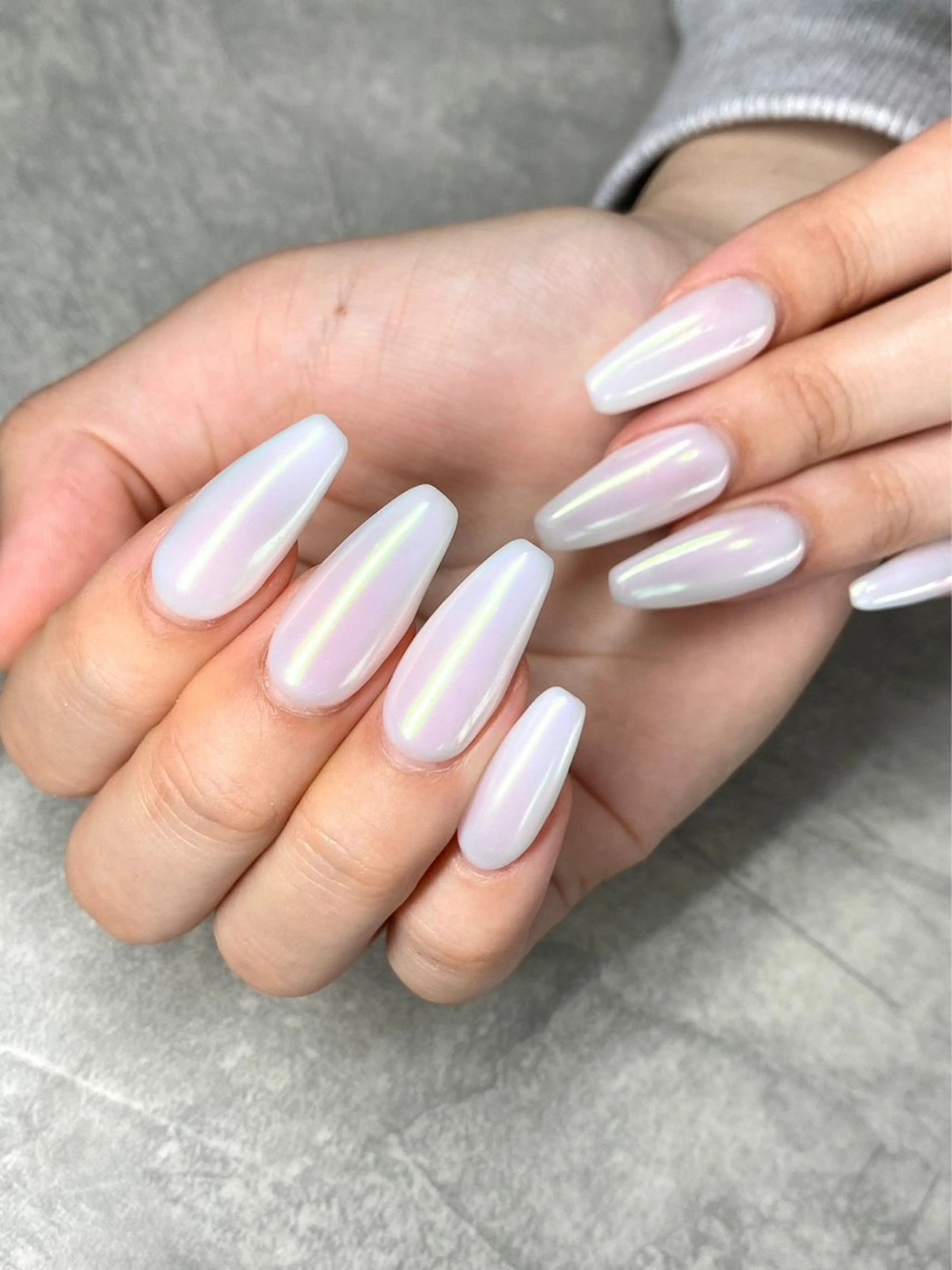 【新規】(オフ/ケア込) ハンド⭐︎44色と豊富◎ミラーネイル　ワンカラー✨💎の写真