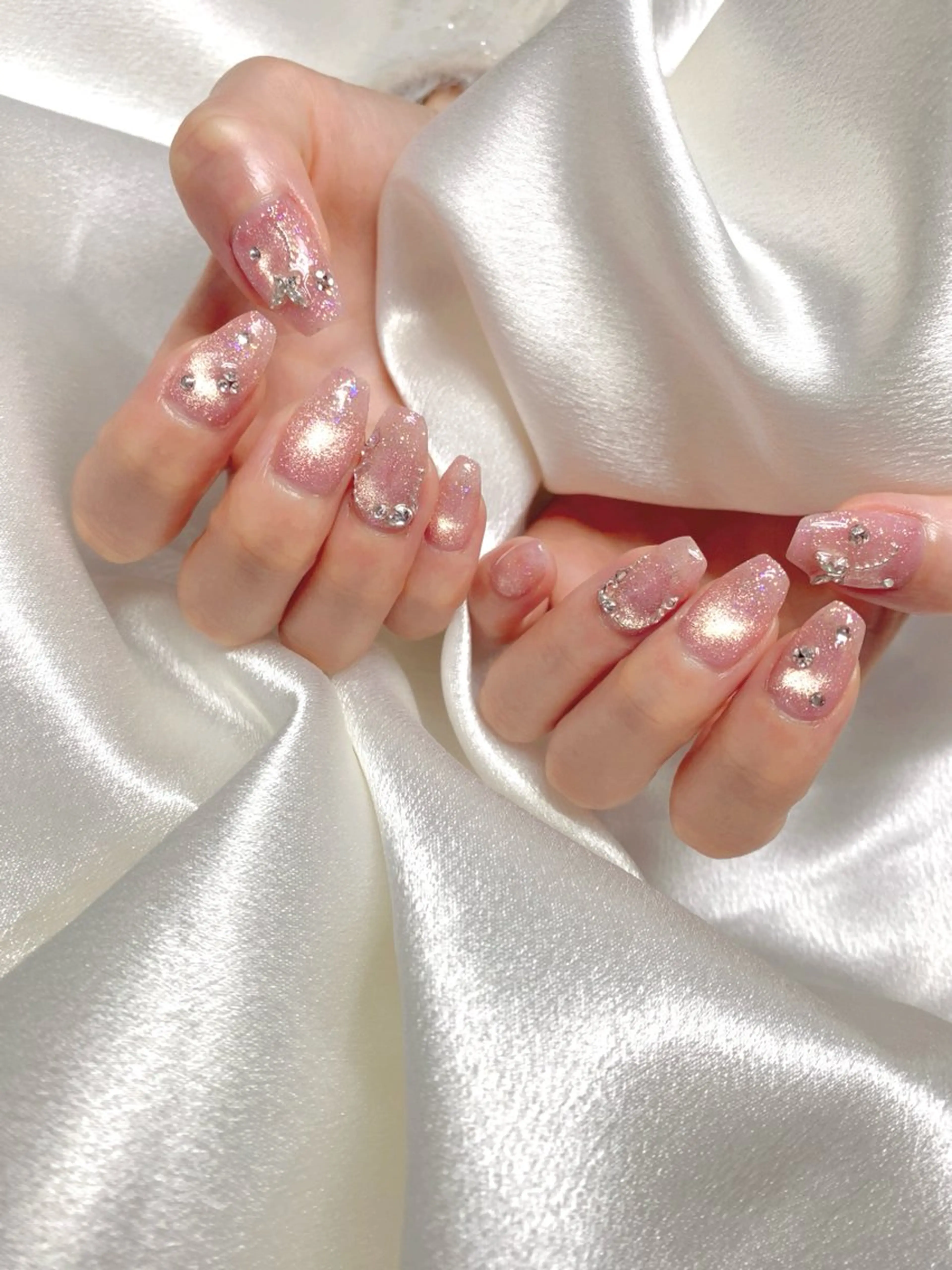 ネイル キラキラネイル マグネットネイル 春ネイル ハンドネイル Nail salon BeBeのネイルデザイン