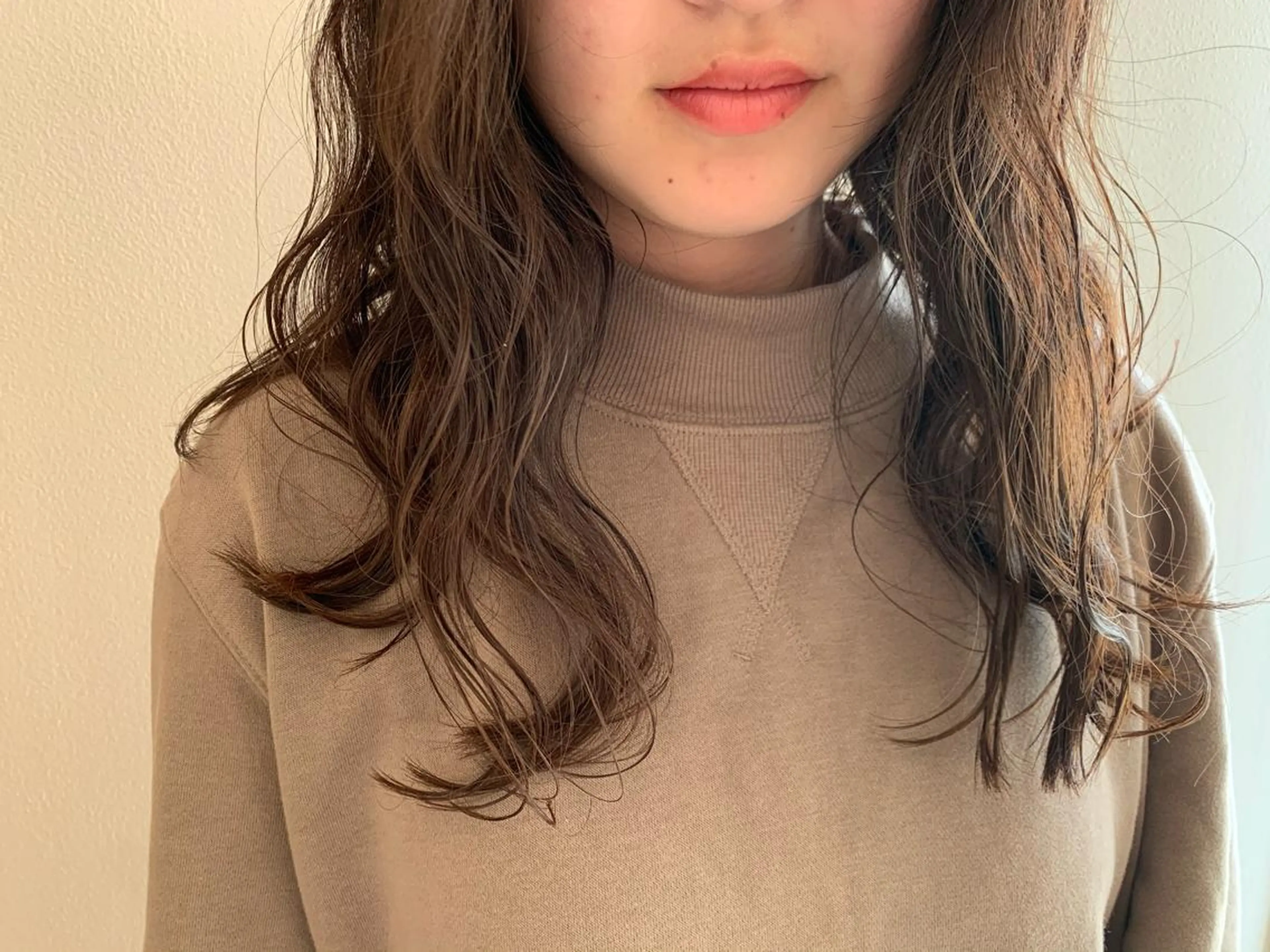 ロング カラー ベージュカラー ミルクティーベージュ カット ヘアカラー 顔まわりカット✄ ベージュカラー🧸のヘアスタイル