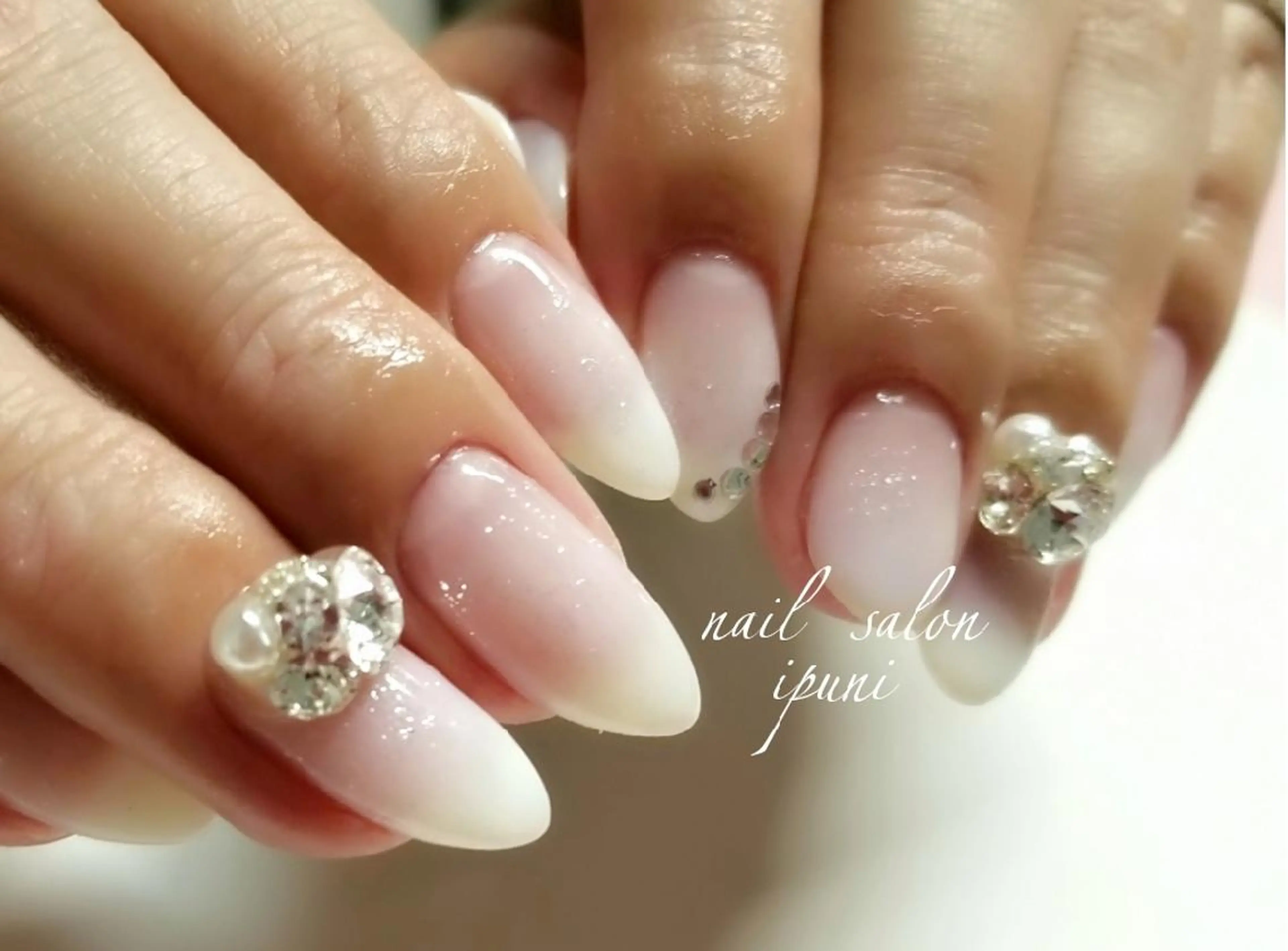 ネイル グラデーション nail salon ipuniのネイルデザイン