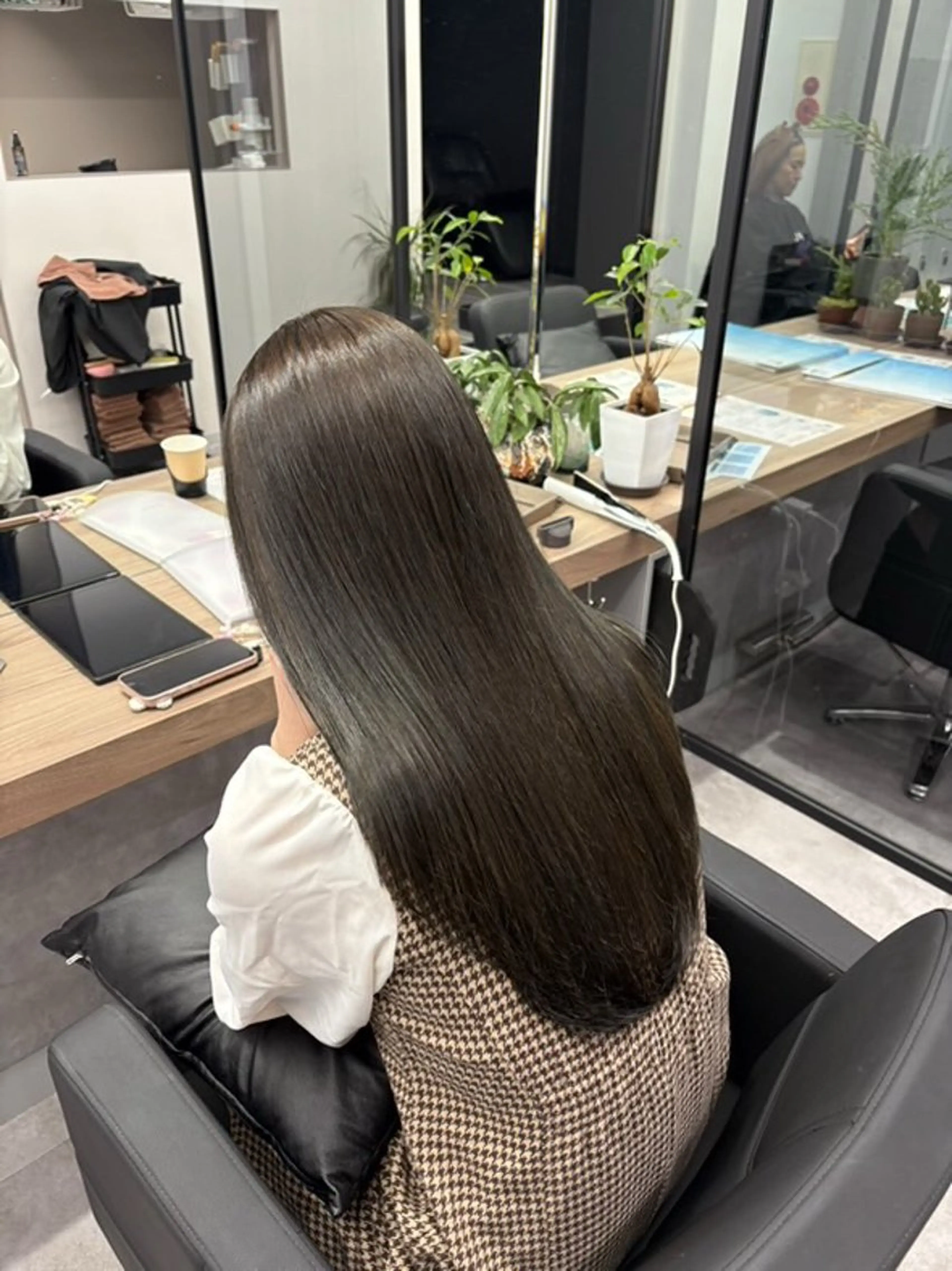 カラー はる 「モデル募集中」のヘアスタイル