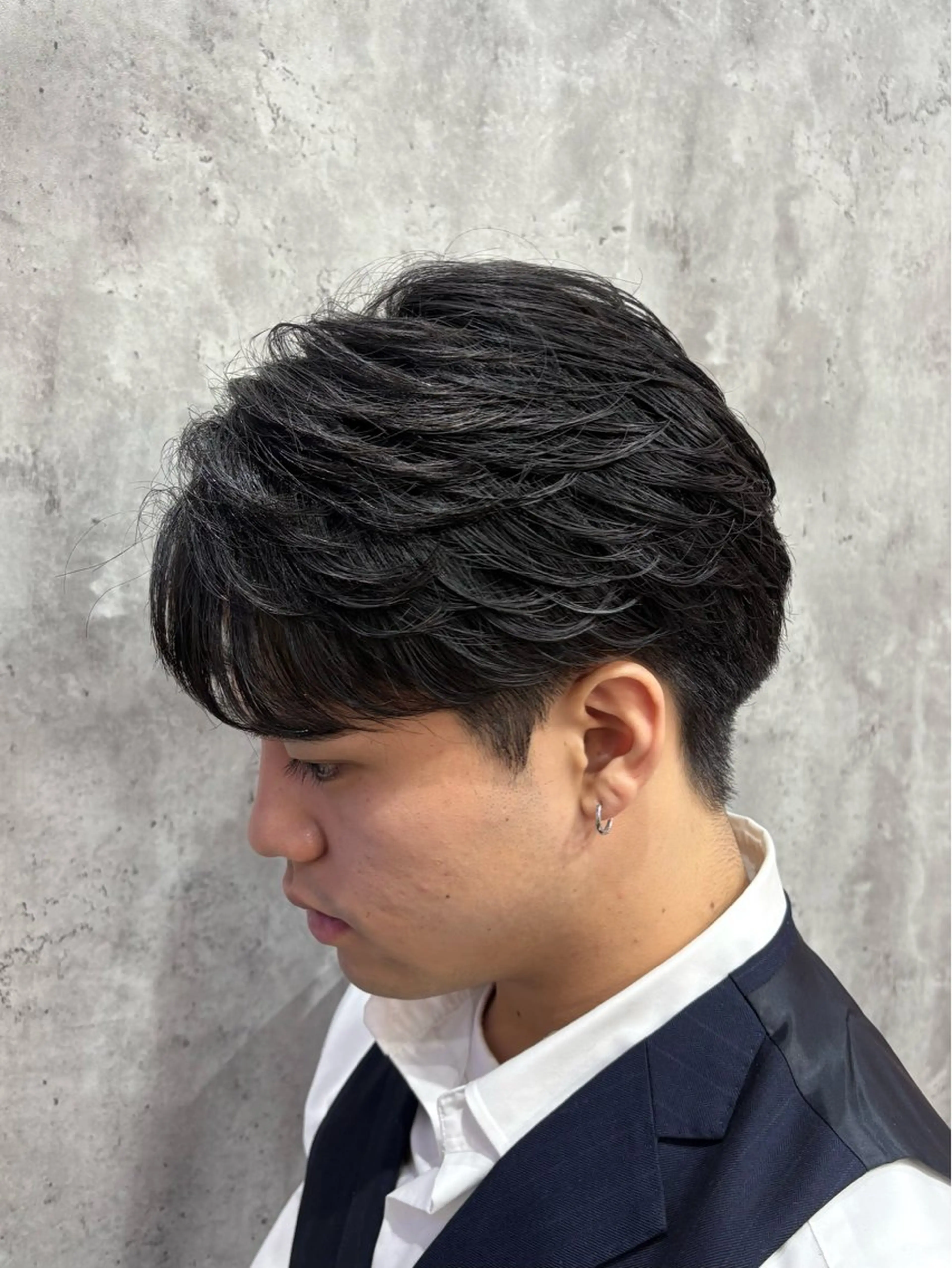 ショート パーマ メンズ ショートヘア ニュアンスパーマ カット パーマ 韓国メンズヘア/ 毛流れヘア　須田龍世のヘアスタイル