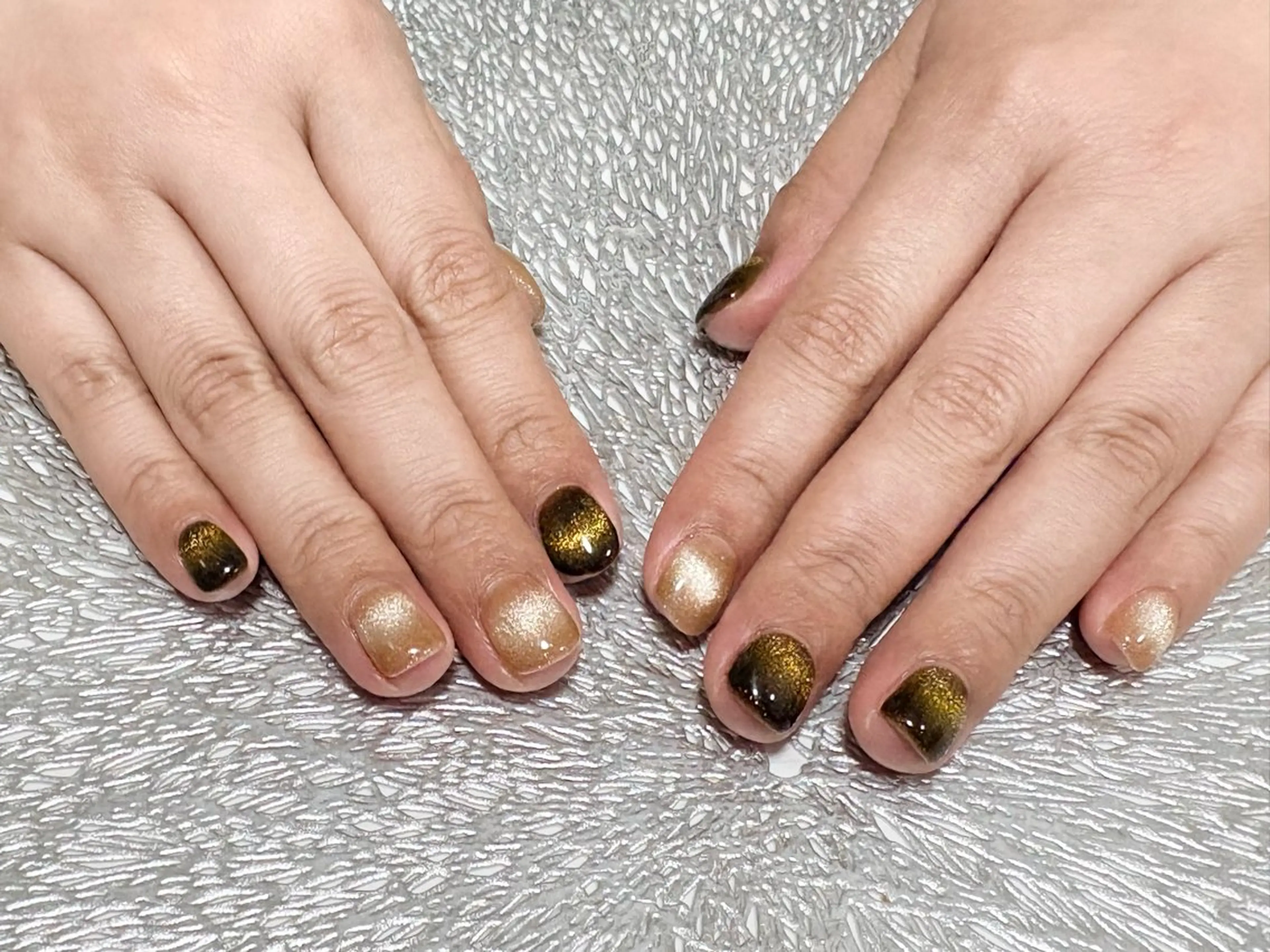 ネイル フットネイル ジェルネイル ラメ(グリッター) マグネットネイル 持ち込み ハンドネイル ハンドケア ♡Bivi♡自爪に 優しいネイルサロンのネイルデザイン