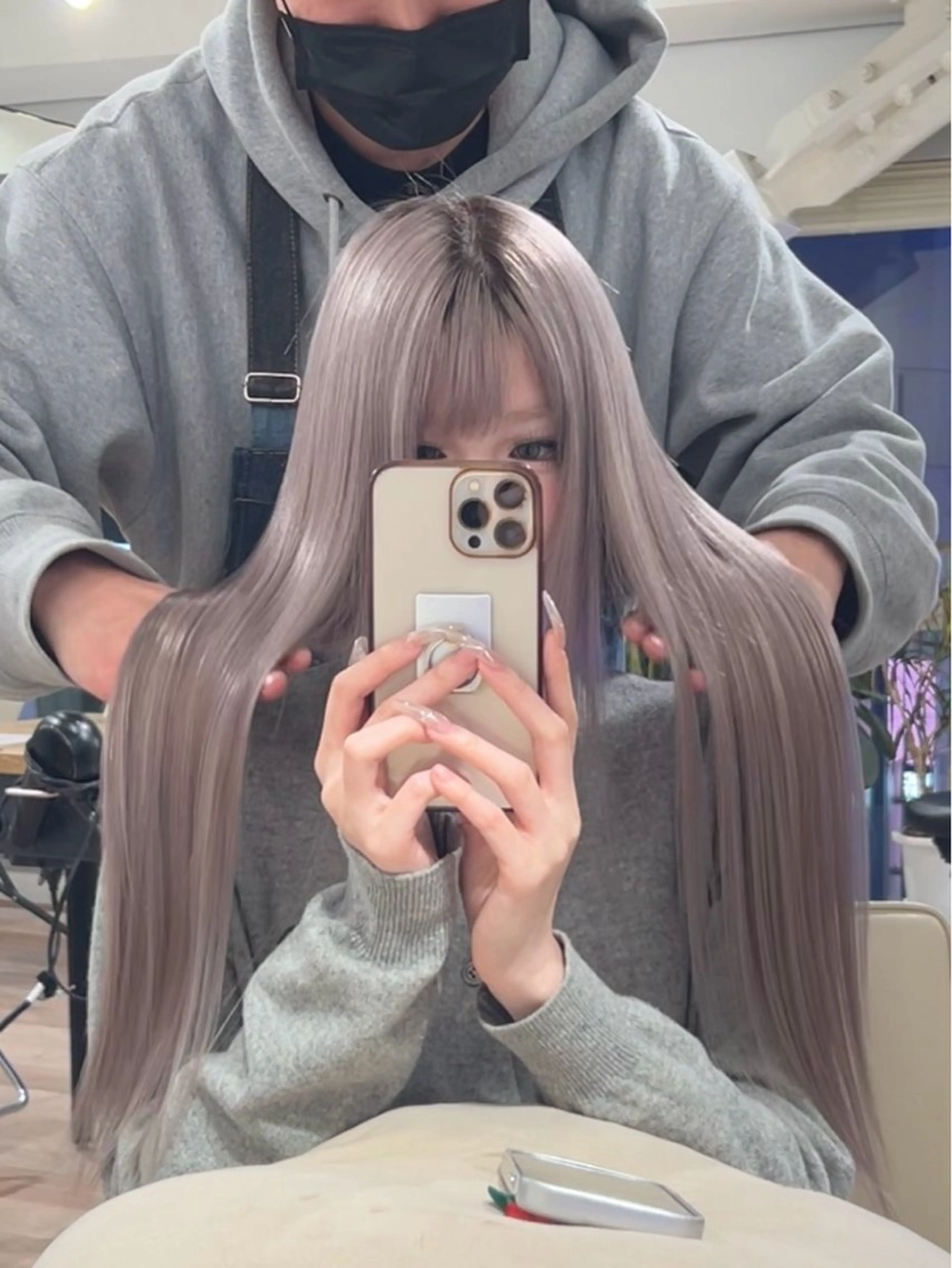 ロング カラー グレージュ 前髪/顔まわりカット 艶髪/髪質改善/縮毛のヘアスタイル