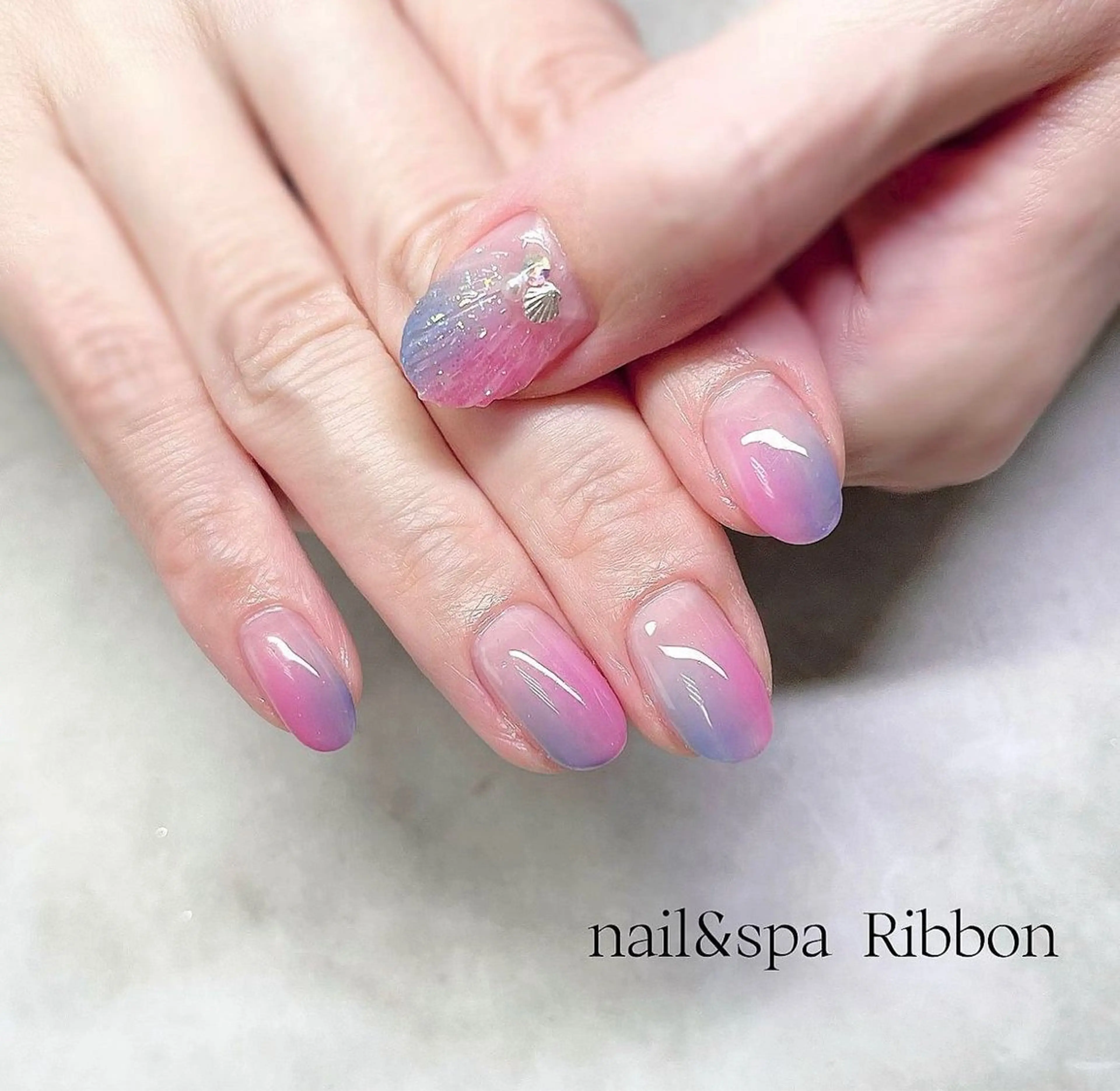 ネイル 東 真百のネイルデザイン