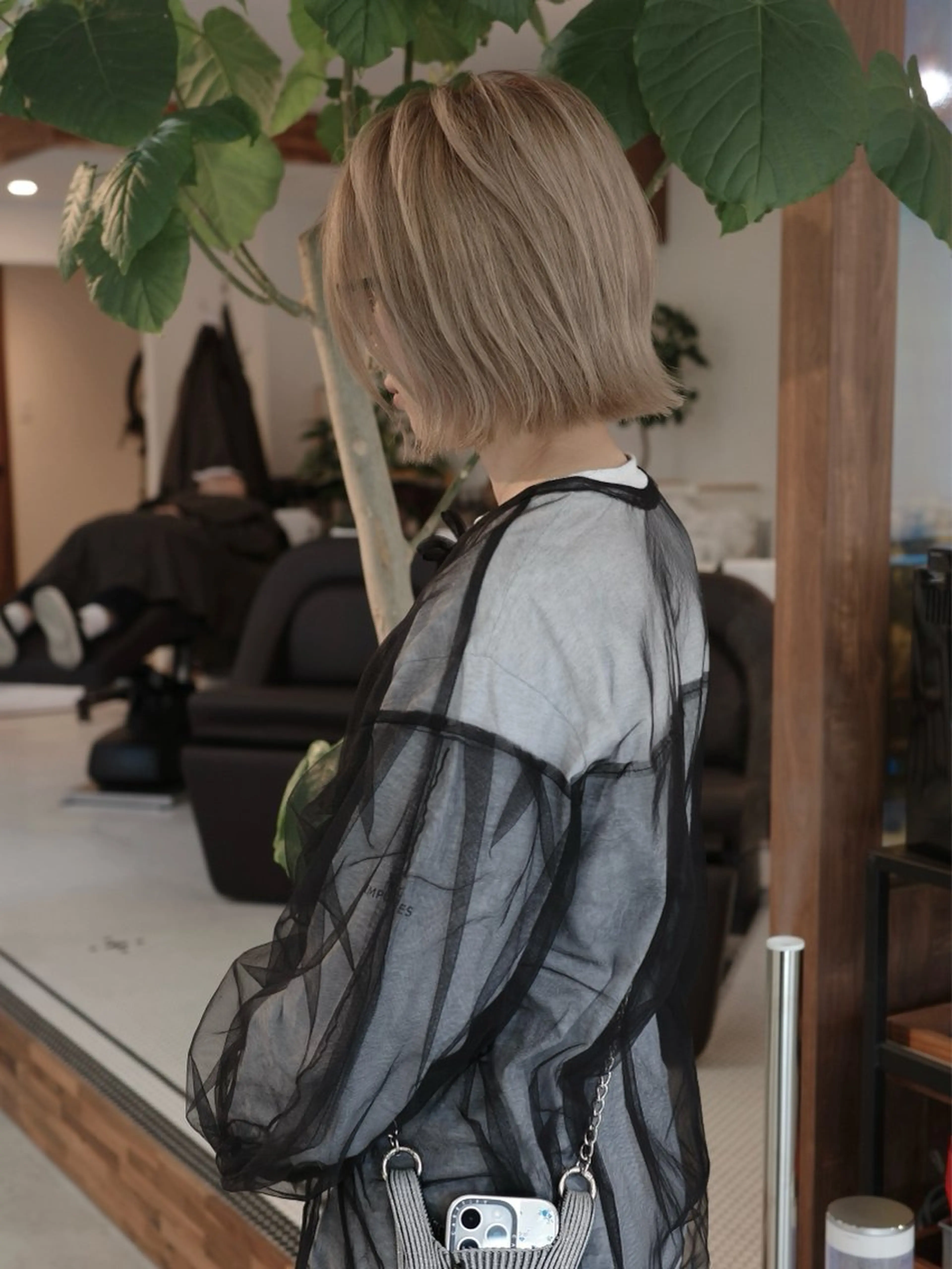 ショート カラー ベージュカラー ヘアカラー トリートメント (h)wim ウィムのヘアスタイル